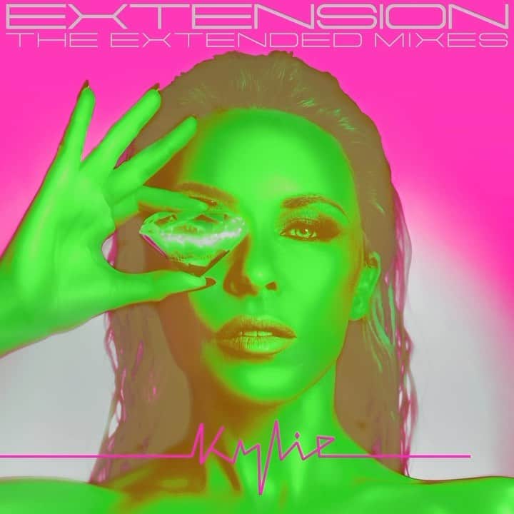 カイリー・ミノーグのインスタグラム：「💎EXTENSION (The Extended Mixes)💎 is coming on 8th December. Available to pre-order now on limited edition double splatter vinyl with Hold on to Now (Extended Mix) out now on streaming platforms! 💗💚」
