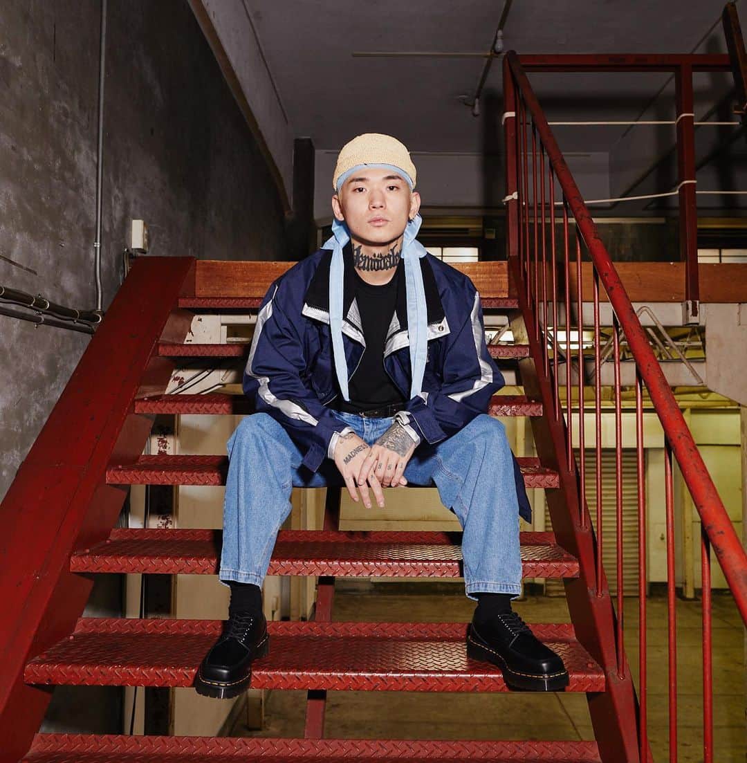 カワグチジンのインスタグラム：「ご縁がありまして起用していただきました。 ありがとうございましゅ。 @drmartens_japan   #drmartens #ドクターマーチン　#pr」