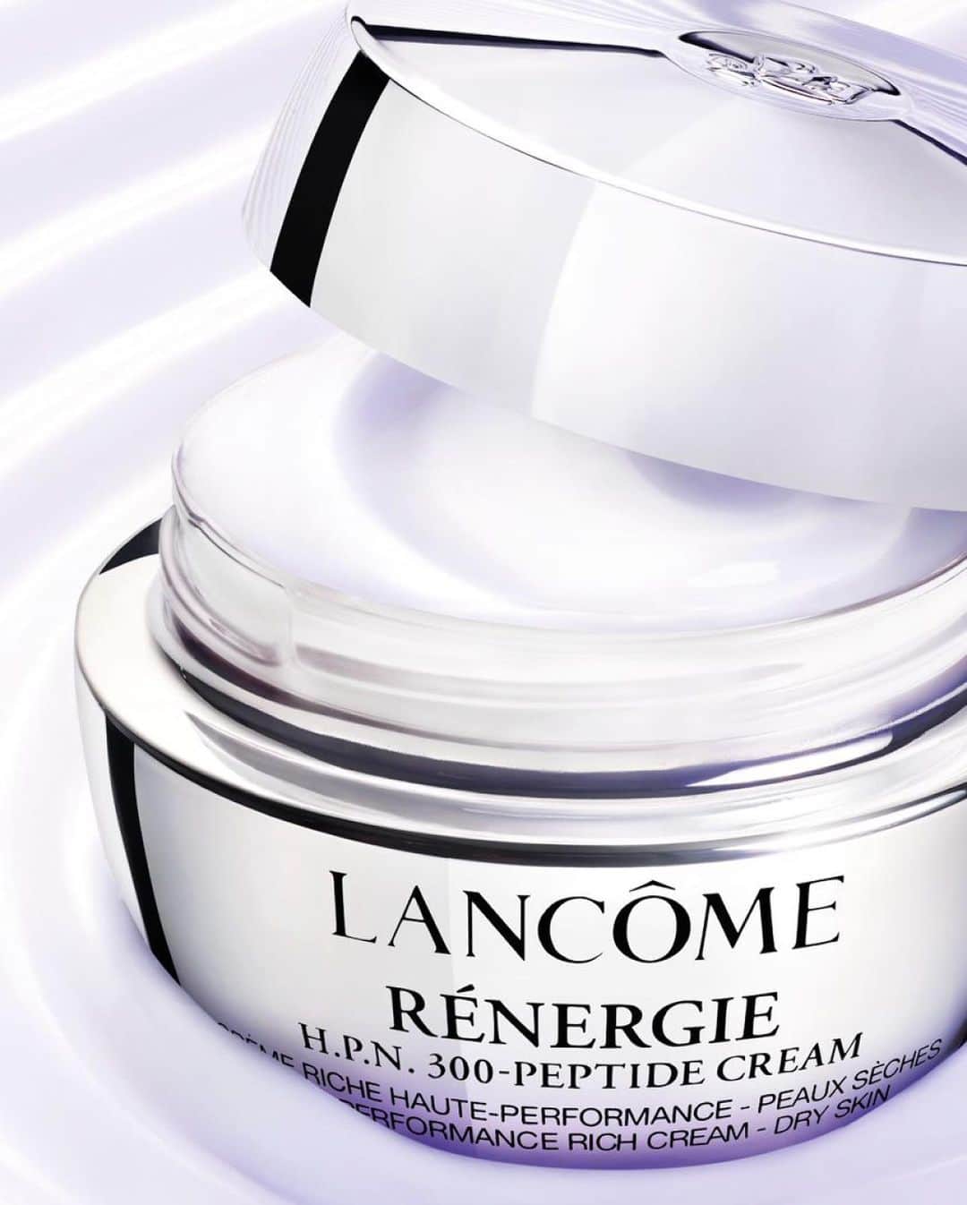 Lancôme Officialさんのインスタグラム写真 - (Lancôme OfficialInstagram)「Start your high-performance protocole now for all skin types and tones with Rénergie H.C.F. Triple Serum. The results? Over time, skin looks visibly smoother, fine lines are reduced and skin tone looks more even. For the perfect skincare routine, combine it with the Rénergie H.P.N. 300-Peptide Cream.  #Lancome #Renergie #Skincare #HPN300Peptide #HCFTripleSerum」11月2日 19時01分 - lancomeofficial