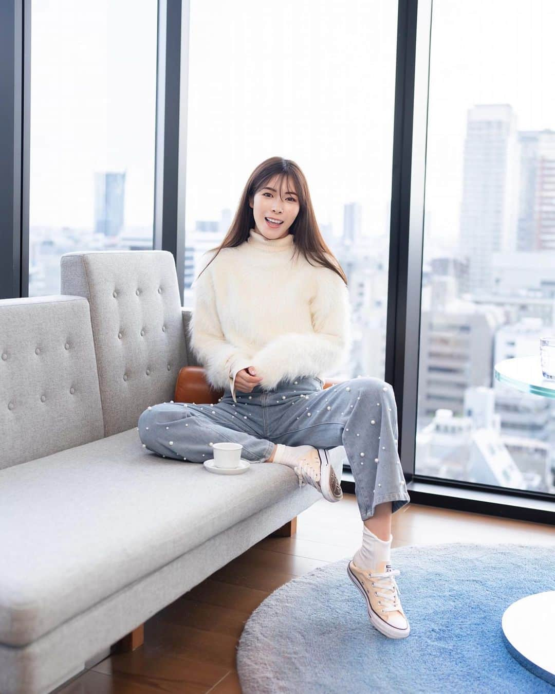 Yuika Matsuのインスタグラム：「shooting! 　 @lefua.closet のモデルをさせて頂いた このコーデのニットが めっちゃHIT しているみたいです💛 　 着てみて凄くよかったので、 完売前にぜひチェックしてね☑️ 　 　 　thank you♡ 📍 レフアクローゼット @lefua.closet  photographer @shiba_photo  by @by_____.you._____  model @yuika00802  　 　 　 #LEFUAcloset #LEFUA #レフアクローゼット  #レフジョ#大人スタイル #大人カジュアル #大人カジュアルコーデ#骨格ウェーブ #アパレルモデル #アパレル撮影#関西モデル」