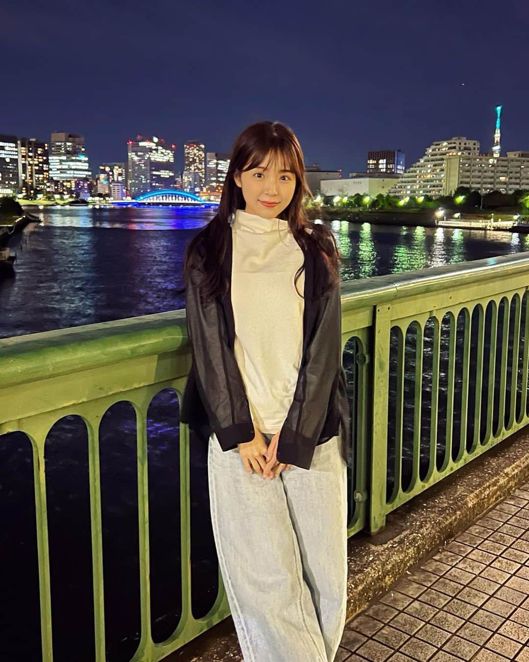 川村那月さんのインスタグラム写真 - (川村那月Instagram)「MVをご覧頂いた皆様ありがとうございます！ 撮影時のオフショットも公開☺️✌️  夜23時頃までの撮影でしたが、夜も深くなり演じていて余計に心に沁みました🌙  ボーカルの夏目さんと撮影ご一緒させて頂きました。ありがとうございました✨  アマアシさんの「離れ離れ」MVはYouTubeで公開中です！ まだの方も是非ご覧ください☔️  https://youtu.be/OFiojNtSV-k?si=wKr7DeWOahjwOkGz  #アマアシ #離れ離れ #川村那月#YouTube #テレビ朝日 #BREAKOUT #MV #情報解禁 #感謝」11月2日 19時08分 - kawamura_natsuki317