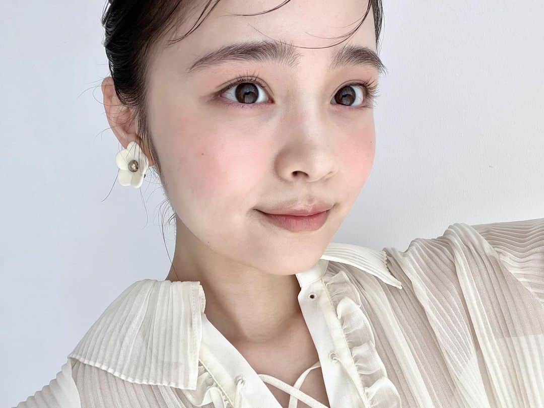 林芽亜里のインスタグラム：「🎀 ⁡ ノンノのオフショ🫶 ⁡ 明日から三連休🤭なんか暑いみたいだね！！ 今日も暑かった𖠶𖠶ꜝꜝ  みなさん、体調崩さないように~ね☺️ ⁡ ⁡ #林芽亜里 #ノンノ」