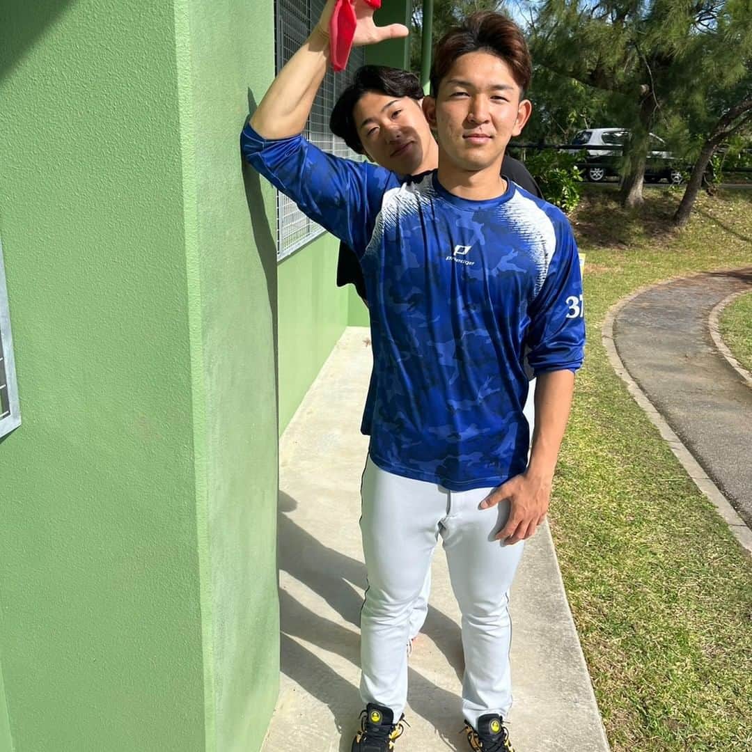 北海道日本ハムファイターズさんのインスタグラム写真 - (北海道日本ハムファイターズInstagram)「沖縄・国頭キャンプ2⃣日目⚾ きょうも暑くなりそうです🌺💦  #安西叶翔  #根本悠楓 インスタ始めました #柿木蓮  #松本遼大  同部屋の #孫易磊 #畔柳亨丞  #lovefighters  #秋季キャンプ」11月2日 10時23分 - fighters_official