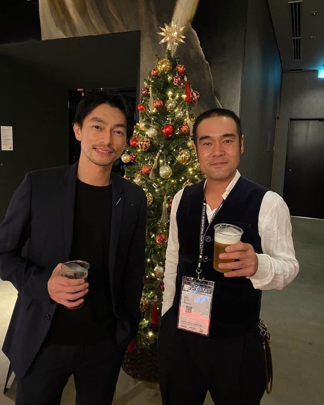 遠藤雄弥さんのインスタグラム写真 - (遠藤雄弥Instagram)「. 映画『辰巳』 東京国際映画祭閉会式アフターパーティーにて  兄貴役:佐藤五郎さんと @sato_gorom   個人的には兄貴分なんていなくていいよと思いますが、公私共に僕にとってのアニキな五郎さんと👌  #映画 #辰巳 #東京国際映画祭  #tiff」11月2日 10時39分 - endo_yuya