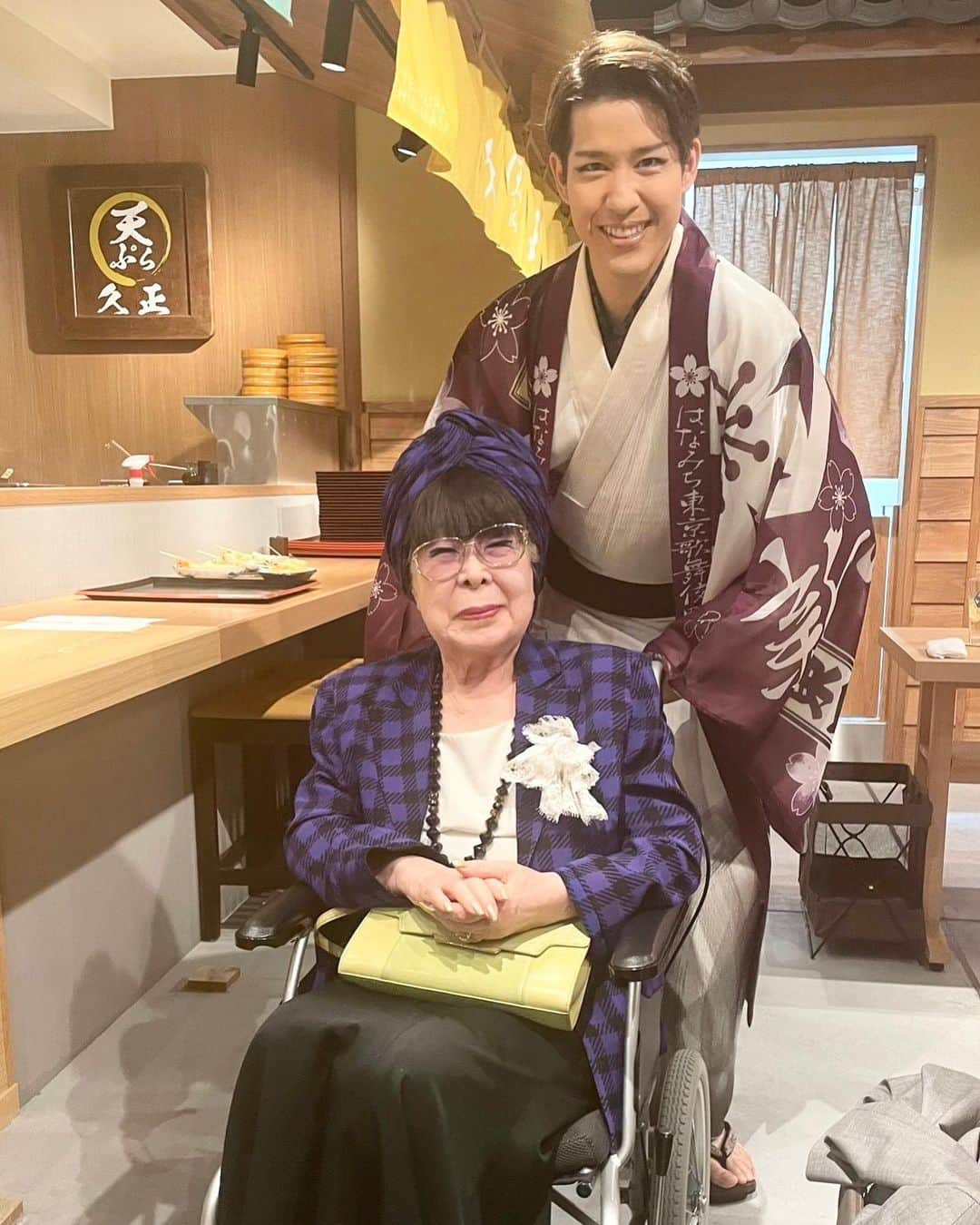 花園直道さんのインスタグラム写真 - (花園直道Instagram)「10/31に開催された「ハナミチ東京歌舞伎町」グランドオープンレセプションパーティーに桂由美先生にお越し頂きました。地下の劇場〜全フロアをご覧いただきとても楽しんで下さいました😊 #桂由美　先生　#ブライダル #デザイナー #ハナミチ東京歌舞伎町  #歌舞伎町　#着物」11月2日 11時31分 - naomichi0819