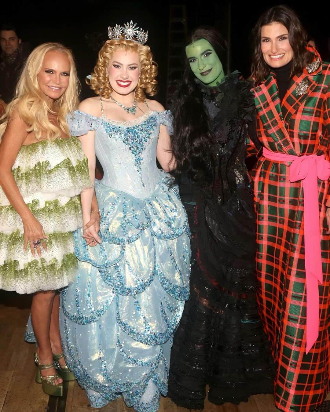 クリスティン・チェノウェスのインスタグラム：「I’m sorry, but I can’t stop posting about #Wicked20… 🫧🩷💚🫧  📸: @broadwaybruce_ @bruglikas   Dress by @halpernstudio  Shoes by @daccori_  Styled by @debswatson  Glam by @brucewaynemua」