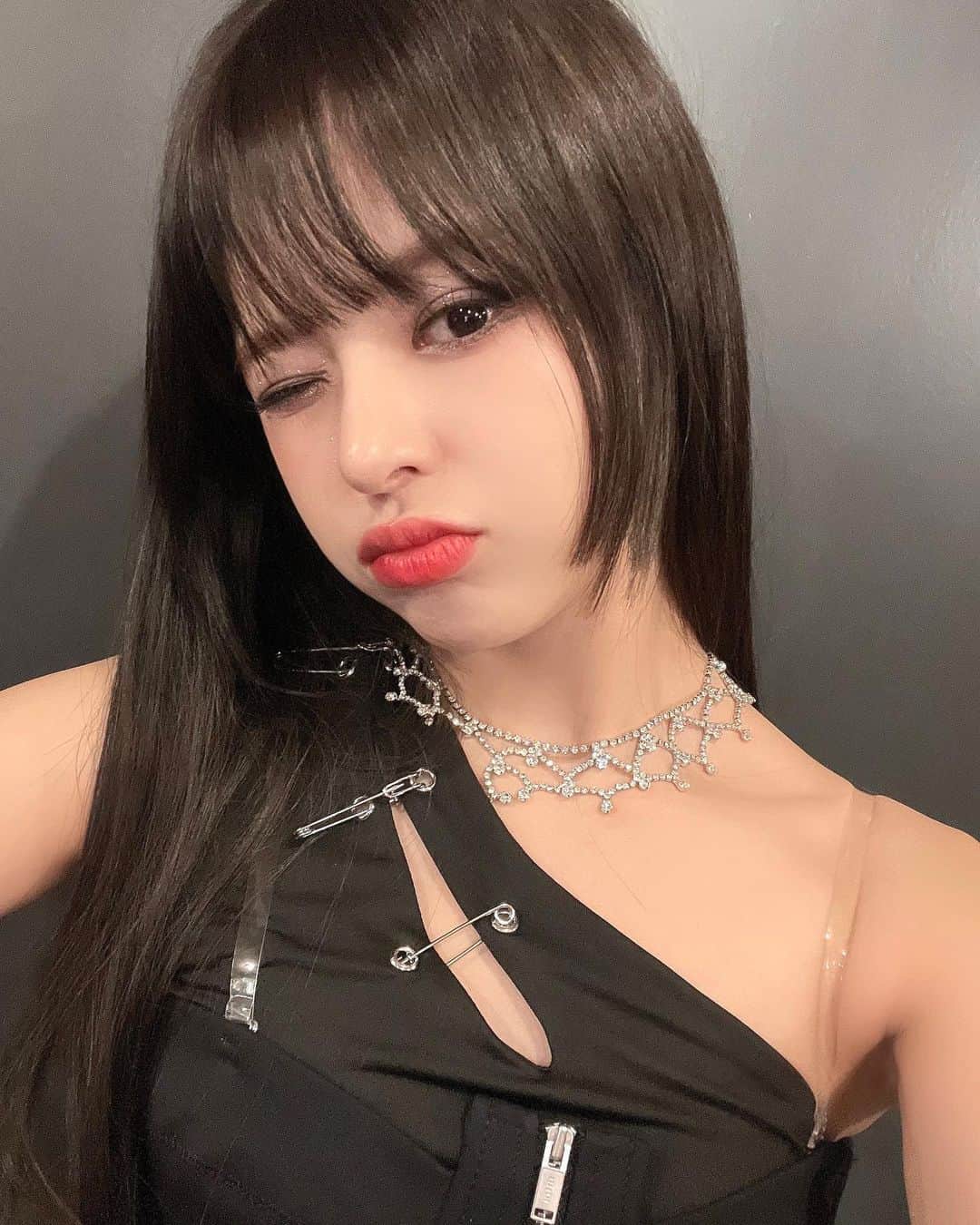EVERGLOWのインスタグラム：「[📸Today EVERGLOW]  ‎23.11.01⁦‪ #US_TOUR in New Haven  오늘의 에버글로우💜  ‎⁦‪#EVERGLOW‬⁩ ⁦‪#에버글로우‬⁩ ‎⁦‪#이유‬⁩ ⁦‪#시현‬⁩ ⁦‪#미아‬⁩ ⁦‪#온다‬⁩ ⁦‪#아샤‬⁩ ⁦‪#이런‬⁩ #ALL_MY_GIRLS_IN_US」