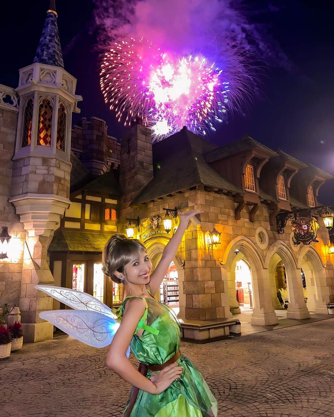 DJ Cellyさんのインスタグラム写真 - (DJ CellyInstagram)「Dハロ🏰続き 実写シンデレラとティンカーベル🧚  実写シンデレラ大好きで、久しぶりに映画見たら何か古くて笑 映画公開2015年ってもう大分昔だった笑  #disneysea #ディズニーシー #dハロ #dハロ仮装 #ディズニーハロウィン #ディズニーハロウィン仮装 #実写シンデレラ #ティンカーベル仮装」11月2日 11時50分 - celly_cecilia