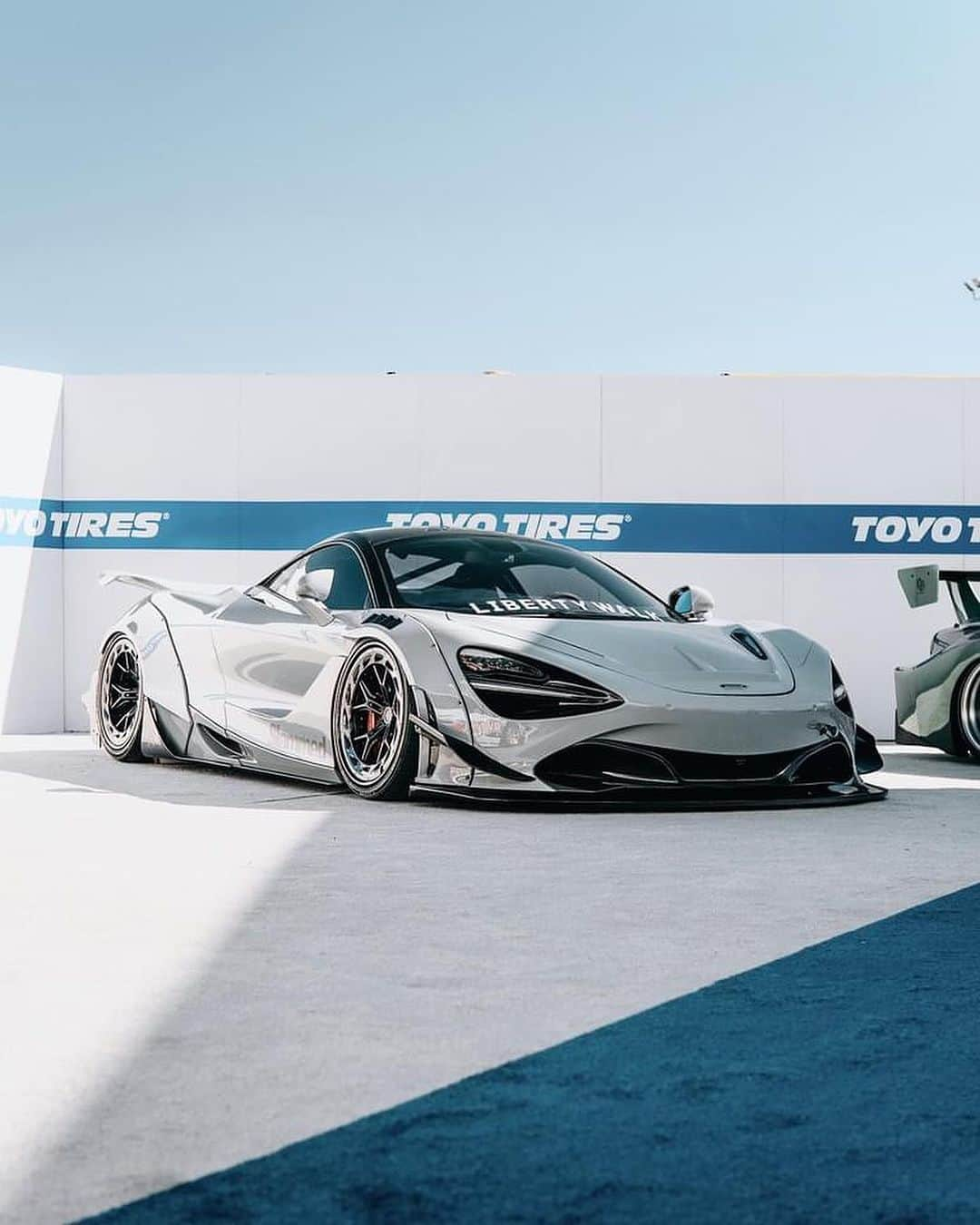 Wataru Katoのインスタグラム：「Liberty Walk 720s on our AeroForged RFG25’s! Go check it out at the Treadpass event by @toyotires!   #rohana #rohanawheels #rohanaforged #libertywalk #mclaren720s#semashow」