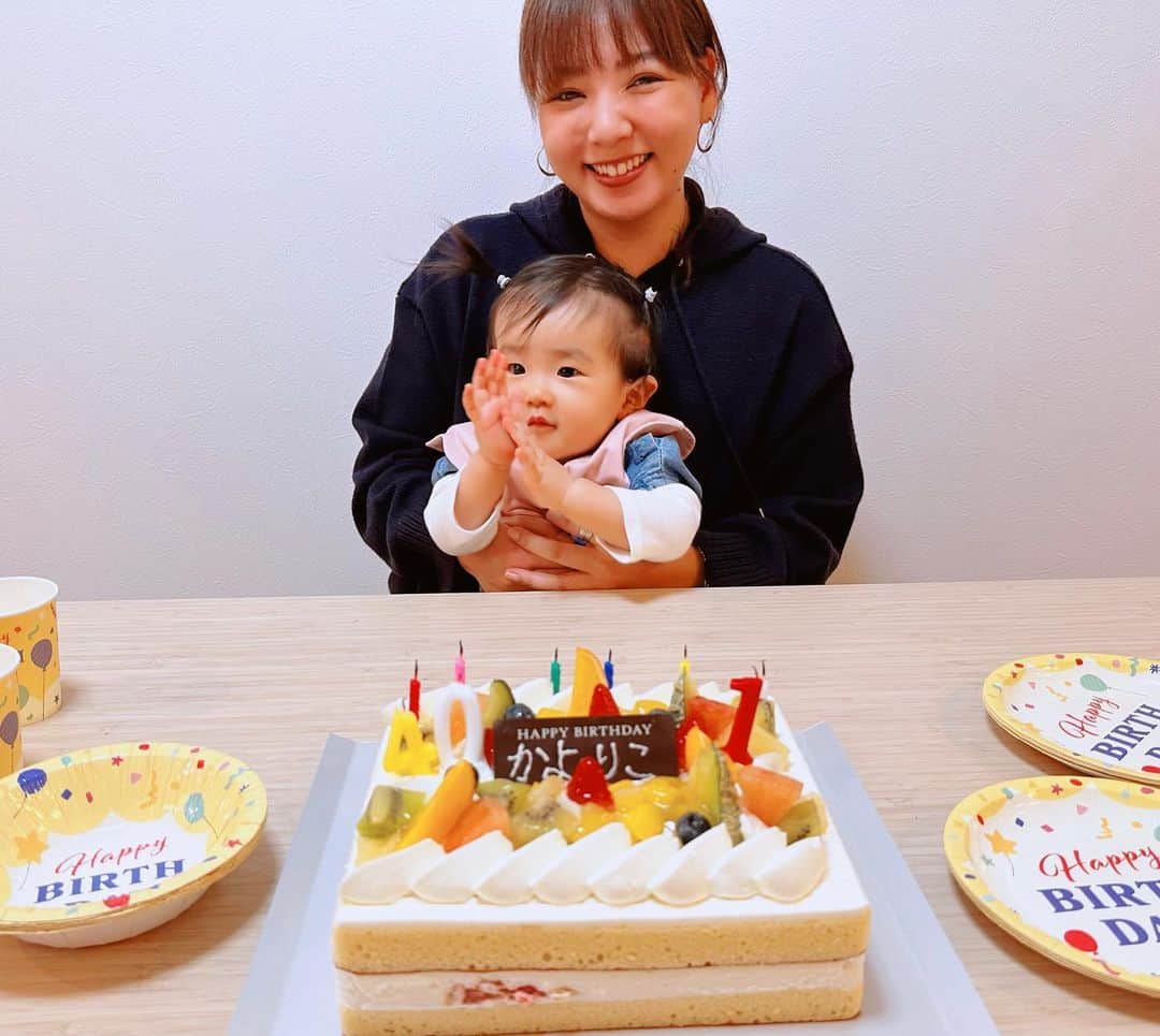 野呂佳代さんのインスタグラム写真 - (野呂佳代Instagram)「私と姪っ子の誕生日2日違いということで。 真ん中バースデー🎂🎉 姪っ子1歳☝️ 表情が面白くて可愛くて😆✨ 最高の表情ばかりです‼️」11月2日 12時21分 - norokayotokyo