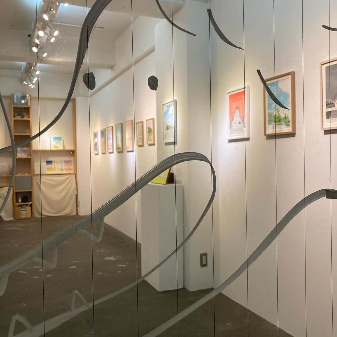 朝倉世界一のインスタグラム：「個展「ORDINARY」もあと4日になりました。作品のみ通販がはじまりました。購入や在庫の確認などトランスポップギャラリーまでメールでお問い合わせください trancepopjp@yahoo.co.jp   #京都オーディナリー」
