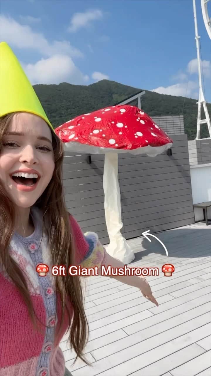 テイラーRのインスタグラム：「If you’ve ever wondered how to make a giant mushroom, here’s how 💁🏼‍♀️   #giantmushroom #giantmushroomtutorial *Credit to chloeleatherwood (TT) for her tutorial」