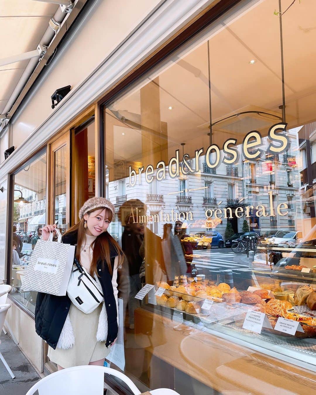 栗原里奈さんのインスタグラム写真 - (栗原里奈Instagram)「✴︎ 友人におすすめしてもらったパン屋さん🍞！ パン屋のエルメスと呼ばれていているそお！ ランチプレートも美味しかったんですが、お土産で買ったチーズケーキがかなりタイプでした💛  #フランス#パリ#パン屋さん#パン屋のエルメス #女子旅#paris#breadandroses#girlstrip」11月2日 12時57分 - rina__kurihara