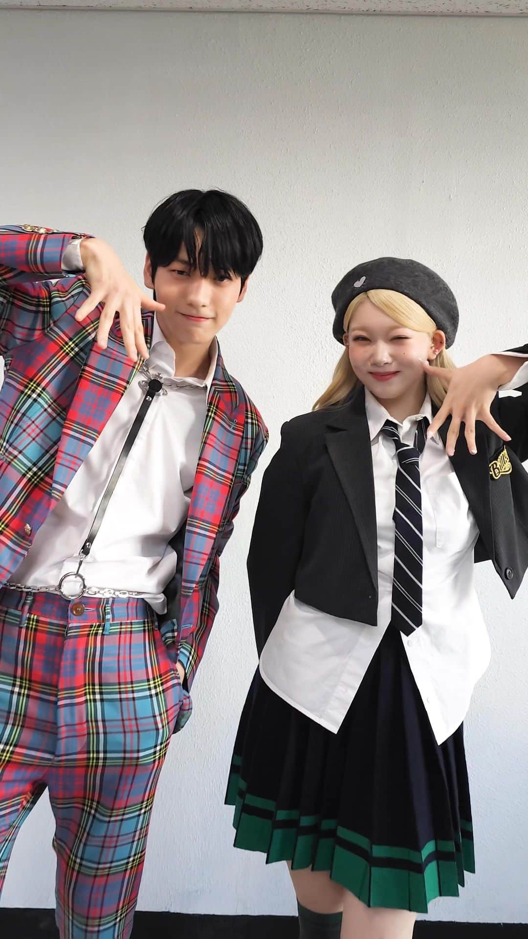 Tomorrow X Togetherのインスタグラム：「˗ˋˏ 🔔 ˎˊ˗ hocus pocus ever after🐰 @billlie.official   #SOOBIN #TSUKI #Billlie  #투모로우바이투게더 #TOMORROW_X_TOGETHER #TXT #TheNameChapter #FREEFALL #HappilyEverAfter」