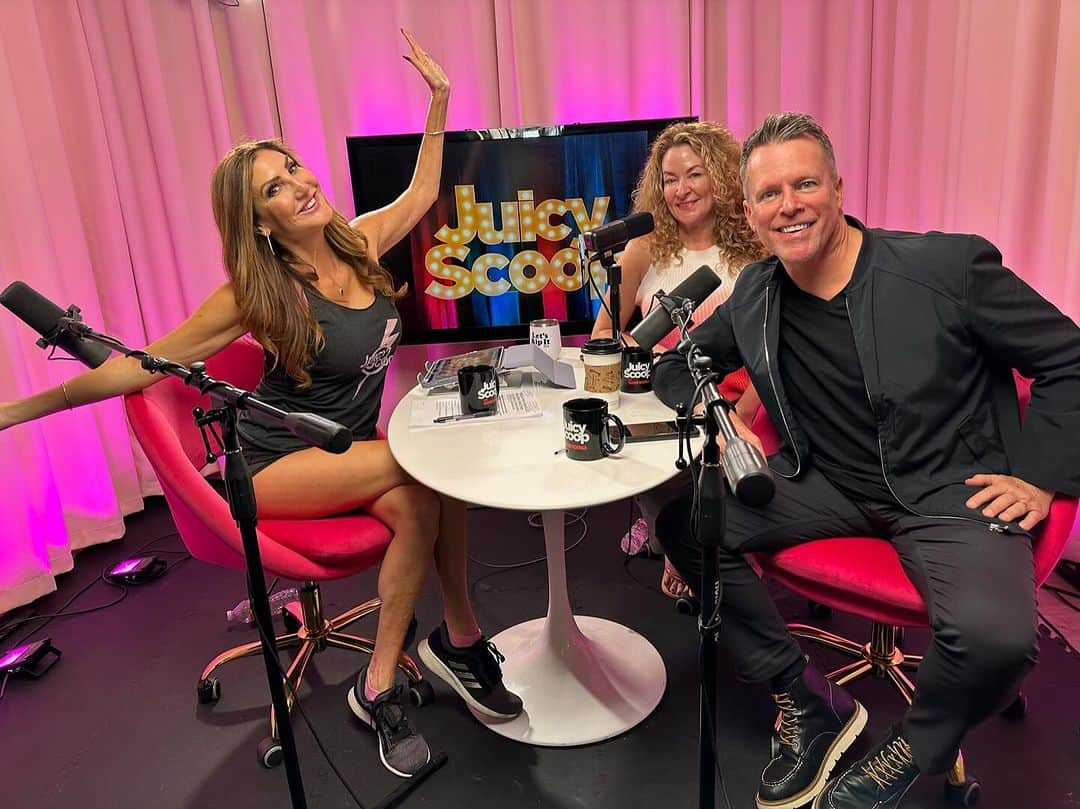 ヘザー・マクドナルドのインスタグラム：「Up Thursday! Chris Franjola, Sarah Colonna on Halloween and Nipples  This episode is double the fun with two of your favorites: Chris Franjola and Sarah Colonna! We discuss our Halloween festivities and ponder what it's like to be Heidi Klum’s husband. Is it wrong to dress up as movie characters during the SAG strike? Ramona Singer is no longer attending BravoCon. RHONJ Joe Gorga thought Brad Garrett was opening for him in Vegas. Will Alec Baldwin sign up for a reality show with Hilaria? What did Matthew Perry’s Batman-related social media posts mean? And to wrap it up, we reminisce on a time I was pranked, Sarah was mistaken for a man, and Chris was a “model”. Enjoy! @sarahcolonna1 @chrisfranjola #heathermcdonald #juicyscoop #halloween #heidiklum #matthewperry #alecbaldwin #ramonasinger #bravotv #bravocon」