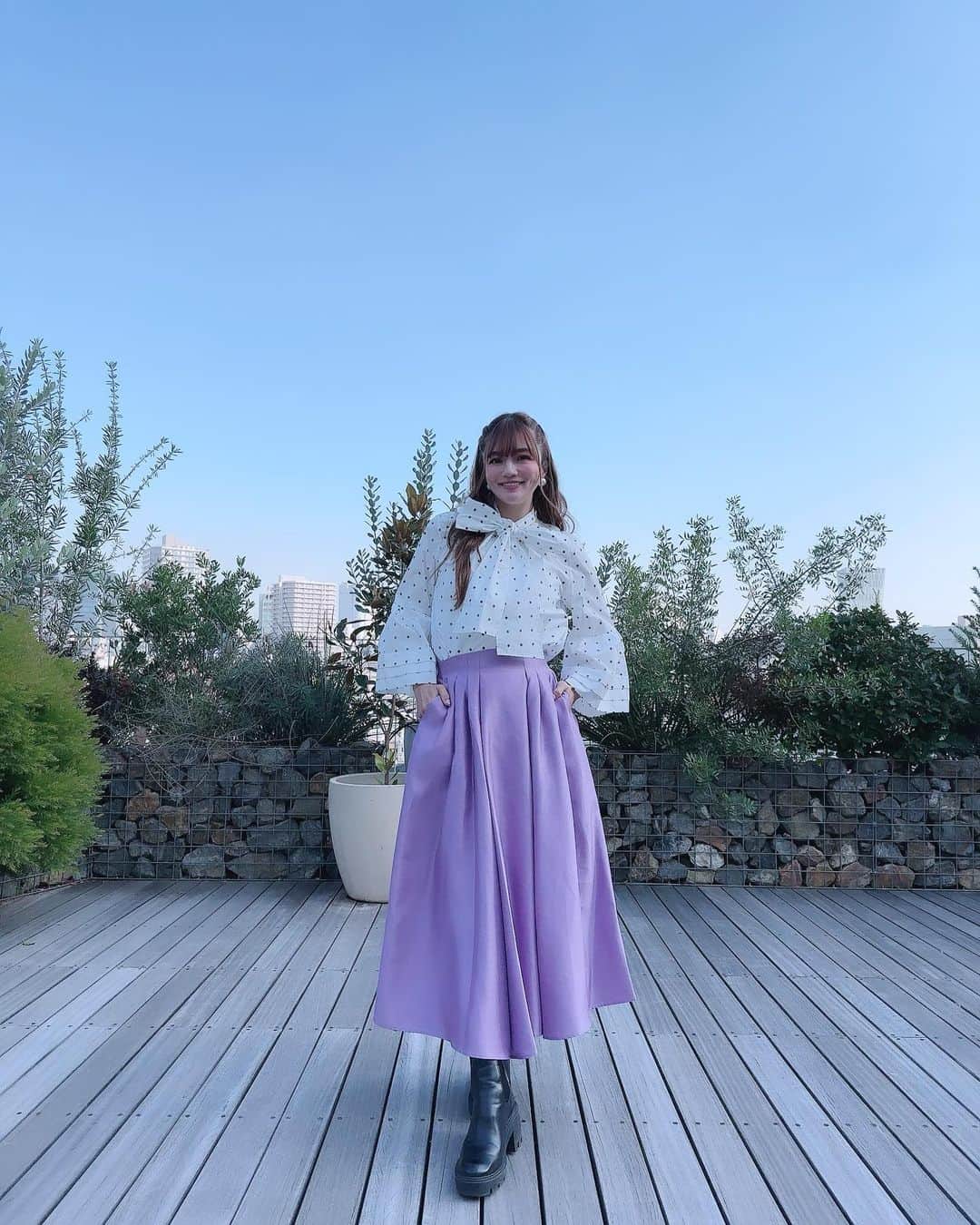 安西ひろこのインスタグラム：「収録衣装💜💜💜 珍しくパープル☺️✨ . #収録 #衣装 #私服」