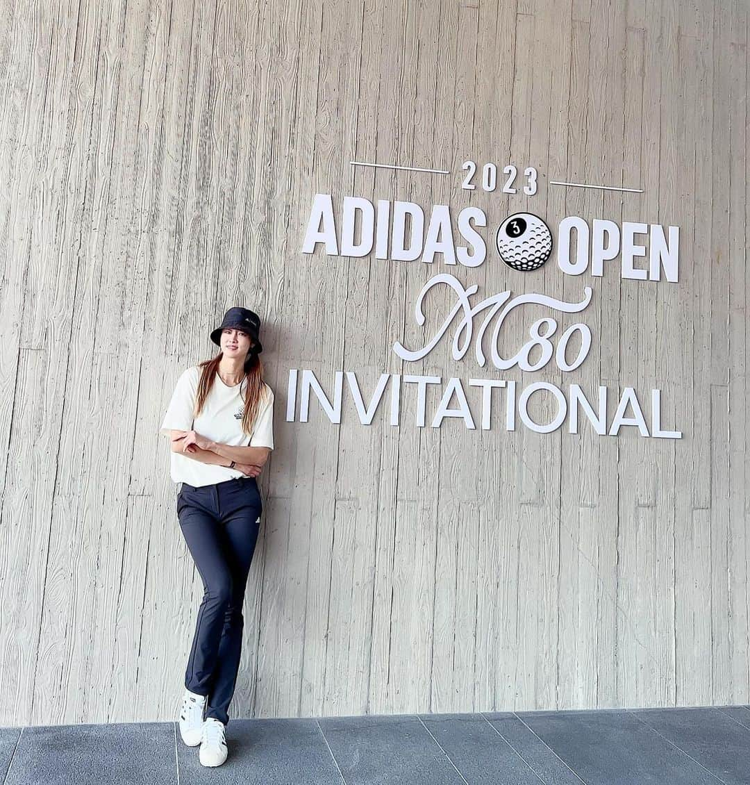 チェ・ヨジンのインスタグラム：「너무 즐거웠던 아디디스오픈⛳️ 멤버좋고!!날씨좋고!!! 어깨부상은 나을 생각이 없고.. 잼있으면 됐지뭐😆 그나저나 나랑팀하면 왜 다 1등하는건데?? 축하해용 신시아 from California⛱️😜 . #아디다스골프#아디다스오픈 #성문안cc」