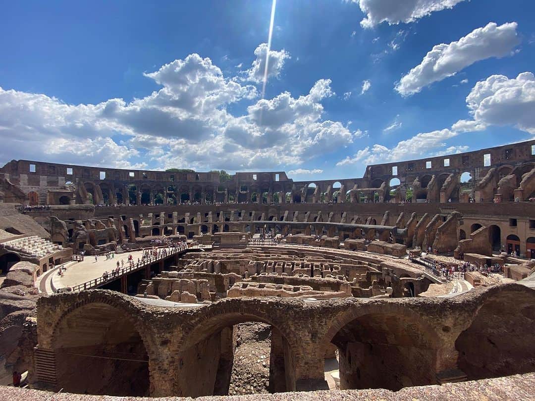 ワシントン・フェラーリさんのインスタグラム写真 - (ワシントン・フェラーリInstagram)「The Colosseum in Rome was beautiful. The pizza was also delicious.」11月2日 13時16分 - washingtonferrari