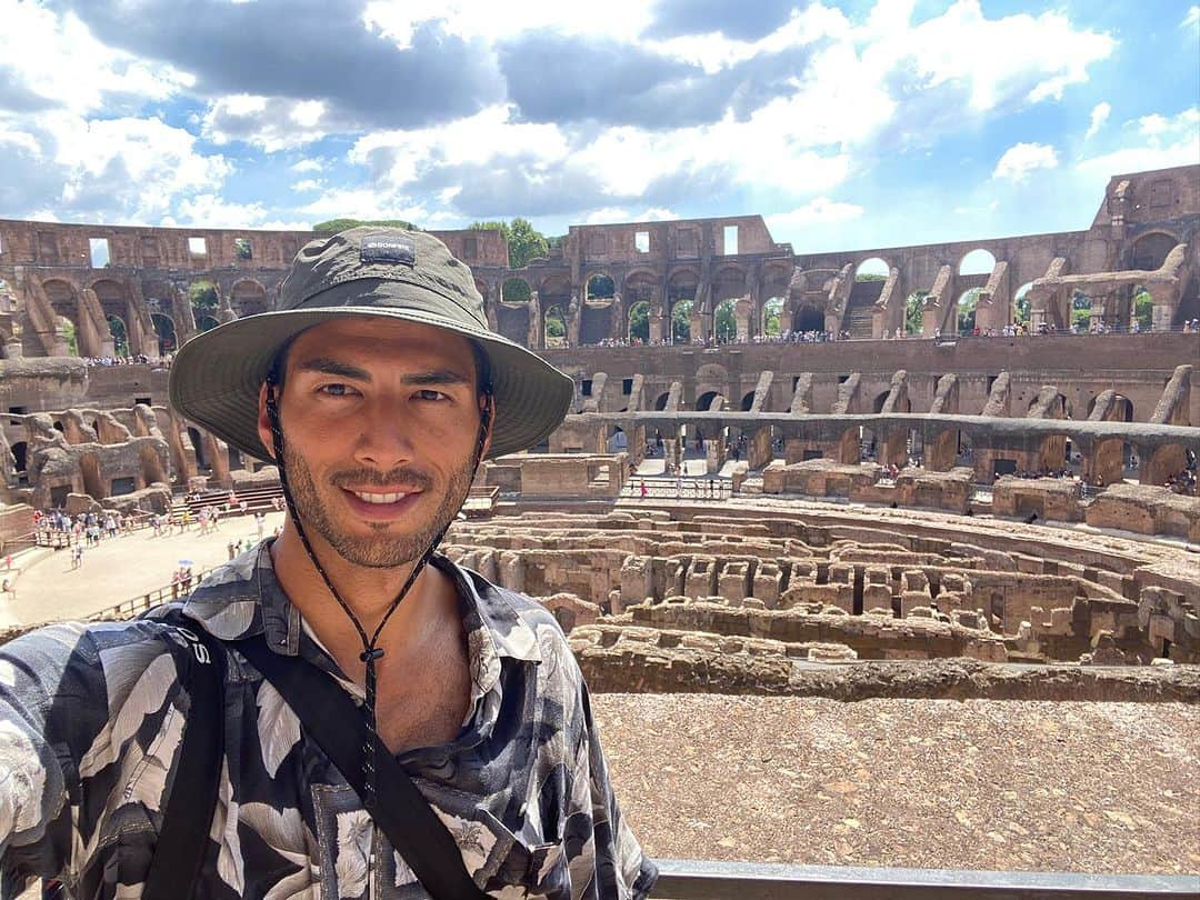 ワシントン・フェラーリのインスタグラム：「The Colosseum in Rome was beautiful. The pizza was also delicious.」