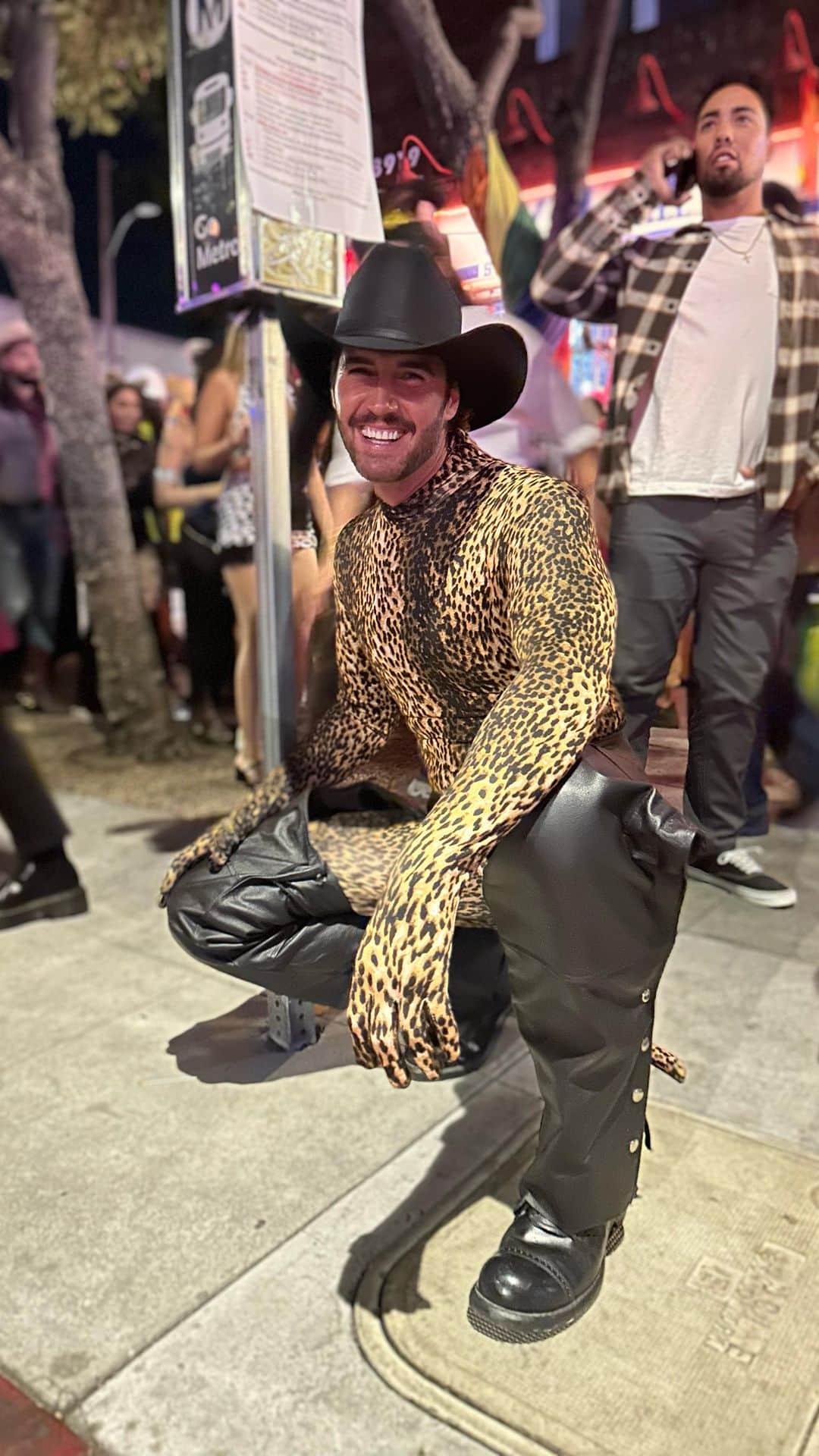 ポール・ノートンのインスタグラム：「My favorite Halloween costume ever!  A little nod to the queen of leopard print @shaniatwain #leopardprint」