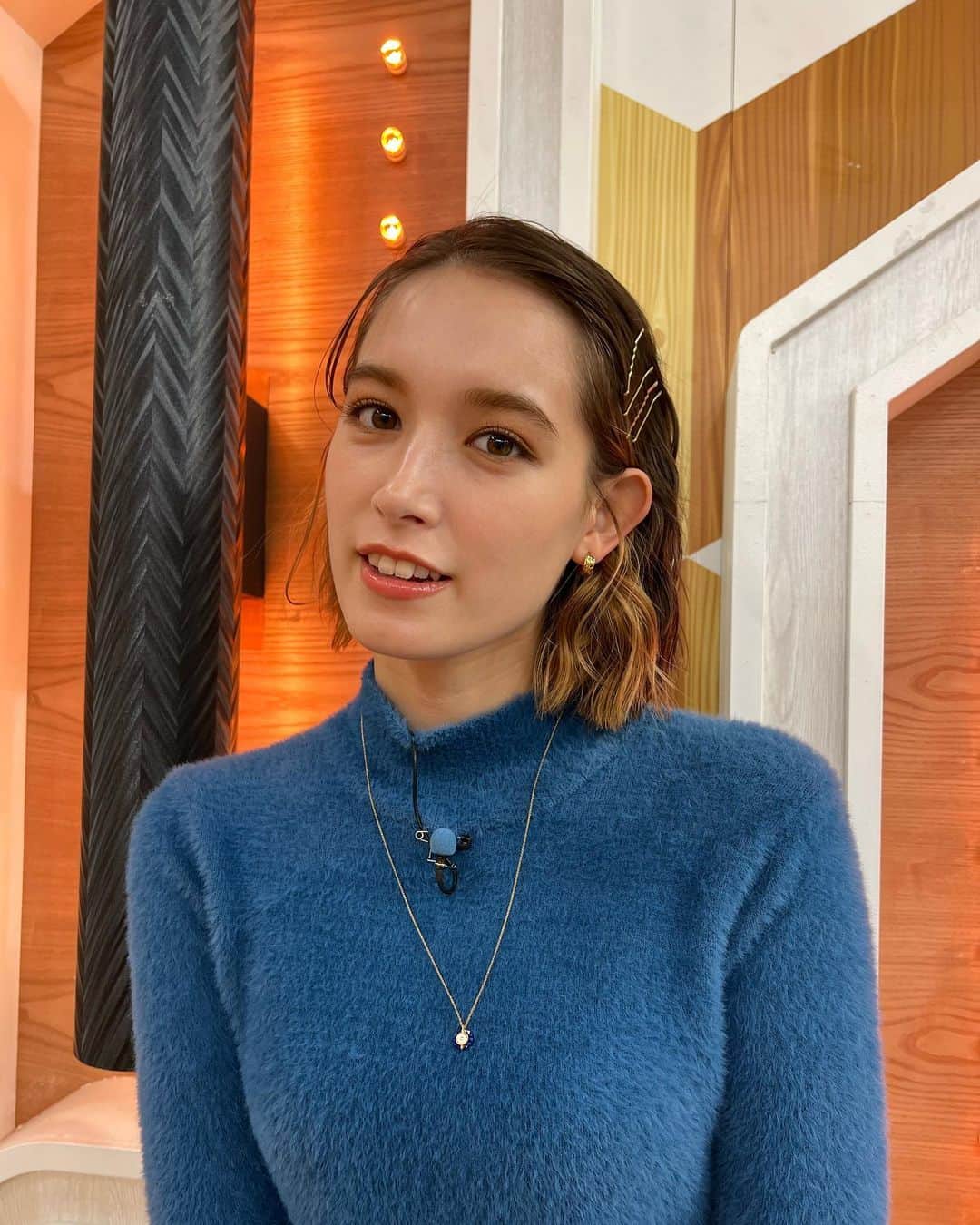 トラウデン直美のインスタグラム：「ニュース23 毎週水曜日頑張っておりますん🌼 いろいろなことに触れて、自分の思ってることを整理する作業って大変だけどとても大切なこと。」