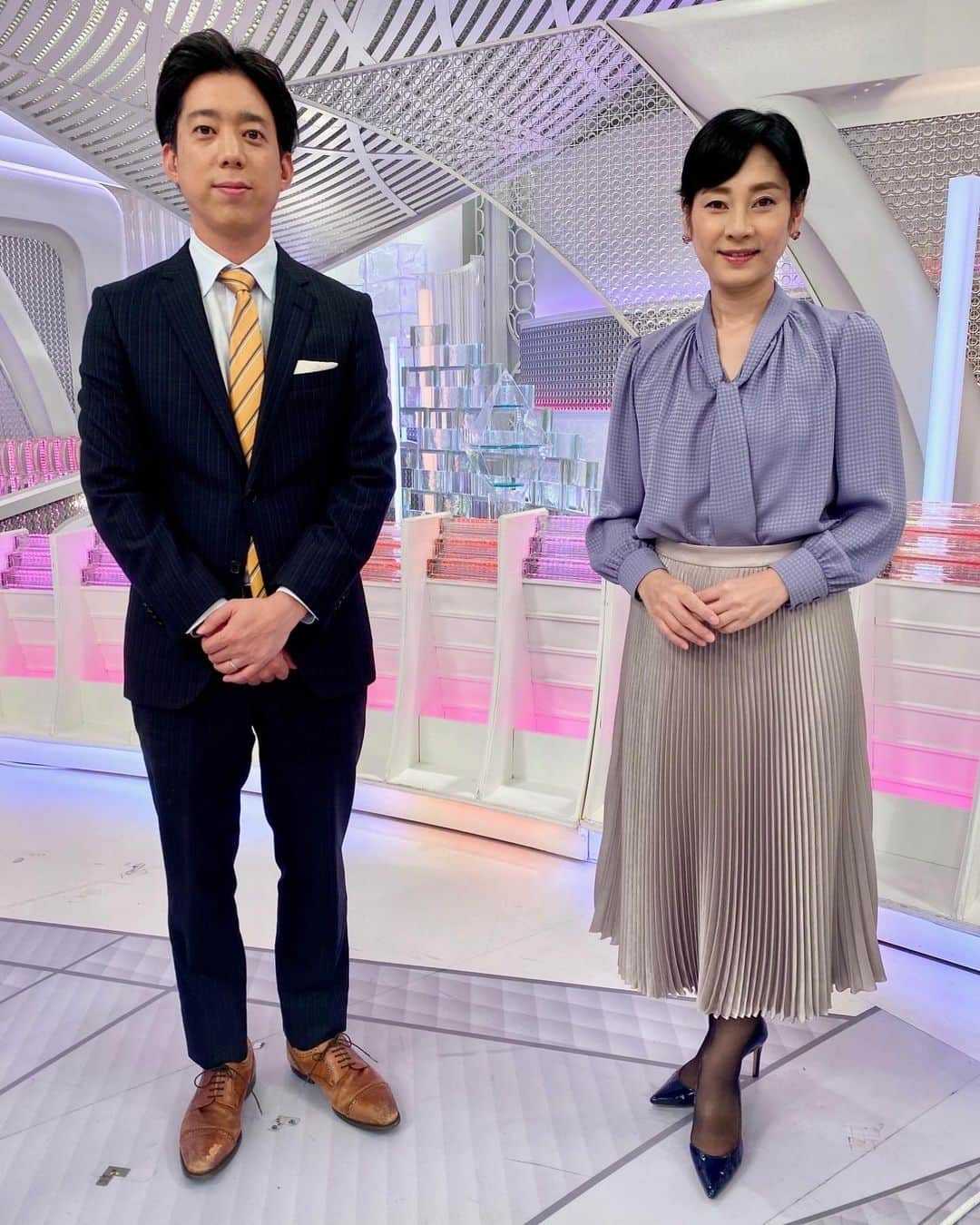 フジテレビ「Live News days」さんのインスタグラム写真 - (フジテレビ「Live News days」Instagram)「きょうは季節外れの陽気で、夏日になるところが多いでしょう。  3連休も夏日になる予想で、30℃近い暑さになるところもありそうです。 お出かけの際は充分にお気をつけください。  島田アナ BL&SK：#paulstuart @paulstuartjapan ピアス：#アビステ @abiste_official  #島田彩夏 #立本信吾 #安宅晃樹 #竹内友佳 #アナウンサー #フジテレビ #ライブニュースデイズ #livenewsdays #ファッション #コーディネート」11月2日 13時27分 - live_news_days