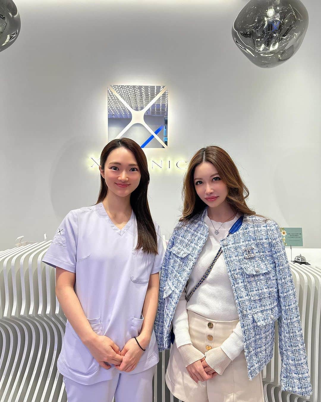 美沙のインスタグラム：「シミさよなら👋 先日X clinicに行ってきました🏥 ほぼノーメイクだから薄いシミを消したくて相談したよーん👩‍⚕️  内服勧められて処方してもらったんやけど、薬の量にびっくりwww これで1月分8000円弱💊  綺麗になるといいな💕  美しい倉光医師👩‍⚕️ 私の加工で顔がすごいことなっててすいませんww 私裸眼やけんさらにいつもより加工強めww  @dr_hitomi_xclinic  @xclinic_fukuokatenjin   #xclinic #xclinic福岡天神 #エックスクリニック #ピコトーニング」