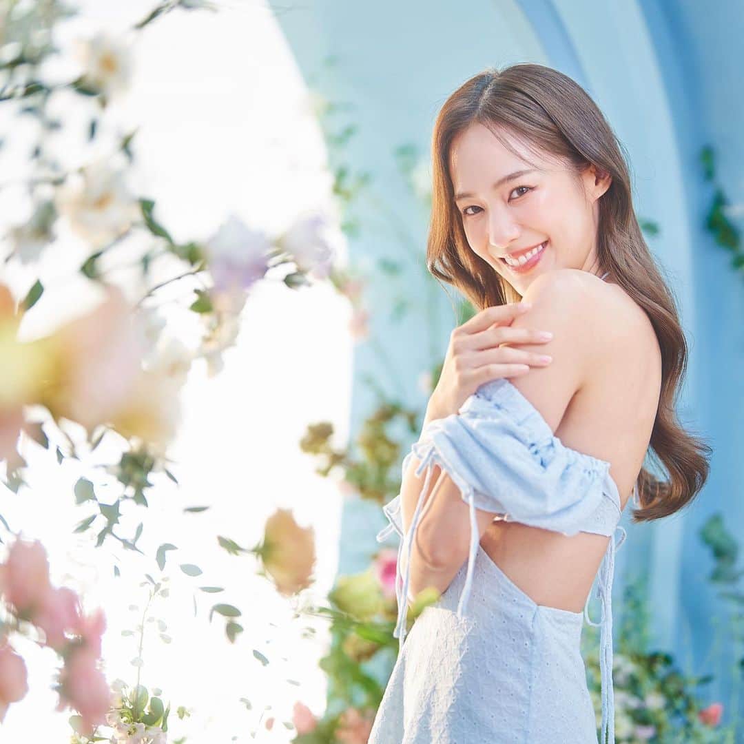 PIMTHAさんのインスタグラム写真 - (PIMTHAInstagram)「เคล็ดลับผิวหอมใสเหนือระดับ! ✨ NIVEA Extra Bright Body Serum Premium Fragrance บอดี้เซรั่มน้ำหอมรังสรรค์โดยผู้เชี่ยวชาญระดับโลก หอมยาวนานถึง 12 ชม. และบำรุงผิวให้ดูกระจ่างใส สายหวานคือห้ามพลาด ของมันต้องมีค่าา 🌸  #ผิวหอมใสมั่นใจเกินต้าน #นีเวียบอดี้เซรั่มน้ำหอม」11月2日 14時03分 - pimtha