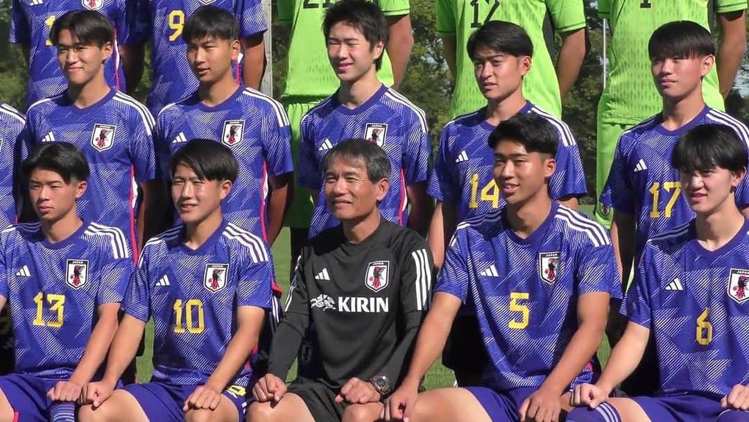 日本サッカー協会さんのインスタグラム写真 - (日本サッカー協会Instagram)「. 🔹️U-17日本代表🔹️  FIFA U-17 ワールドカップ インドネシア 2023にむけて活動開始⚽ 活動初日からインドネシア出発までの様子を #JFATV で公開中です🎥 https://youtu.be/Mhq0_FK03RQ?feature=shared  ぜひ若き日本代表への応援をよろしくお願いします📣  🏆FIFA U-17 #ワールドカップ インドネシア 2023 📺BSフジ/J SPORTS 2で生中継 📱J SPORTSオンデマンドでライブ配信  ⚔️グループステージ第1節 🗓️11.11(土)⌚️18:00(🇯🇵) 🆚ポーランド🇵🇱 🏟️Si Jalak Harupat Stadium(インドネシア)  ⚔️グループステージ第2節 🗓️11. 14(火)⌚️21:00(🇯🇵) 🆚アルゼンチン🇦🇷 🏟️Si Jalak Harupat Stadium(インドネシア)  ⚔️グループステージ第3節 🗓️11.17(金)⌚️18:00(🇯🇵) 🆚セネガル🇸🇳  🏟️Si Jalak Harupat Stadium(インドネシア)  詳しい試合情報はプロフィールのJFA公式サイト『JFA.jp』から✍️  #WCU17 #夢への勇気を #U17日本代表 #jfa #daihyo #サッカー日本代表 #サッカー #soccer #football #⚽」11月2日 14時03分 - japanfootballassociation