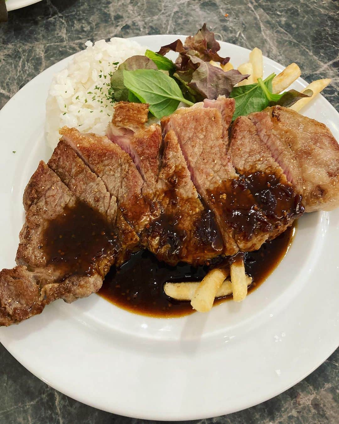 工藤ジェニファー茉侑さんのインスタグラム写真 - (工藤ジェニファー茉侑Instagram)「#表参道　@omotesandohills_official   ママと #ランチ からの #カフェ   #表参道ヒルズ　#表参道カフェ #表参道ランチ #恵比寿 #恵比寿グルメ #恵比寿居酒屋 #居酒屋　#和食　#麻布十番グルメ　#麻布十番　#六本木グルメ #西麻布グルメ #フグ　#居酒屋　#渋谷ディナー #渋谷居酒屋　#渋谷区グルメ #渋谷グルメ　#蕎麦屋 #蕎麦スタグラム #蕎麦 #中目黒グルメ　#中目黒カフェ #池尻グルメ　#池尻大橋グルメ #サラダ　#シャンパン」11月2日 19時32分 - jennifermayu_s
