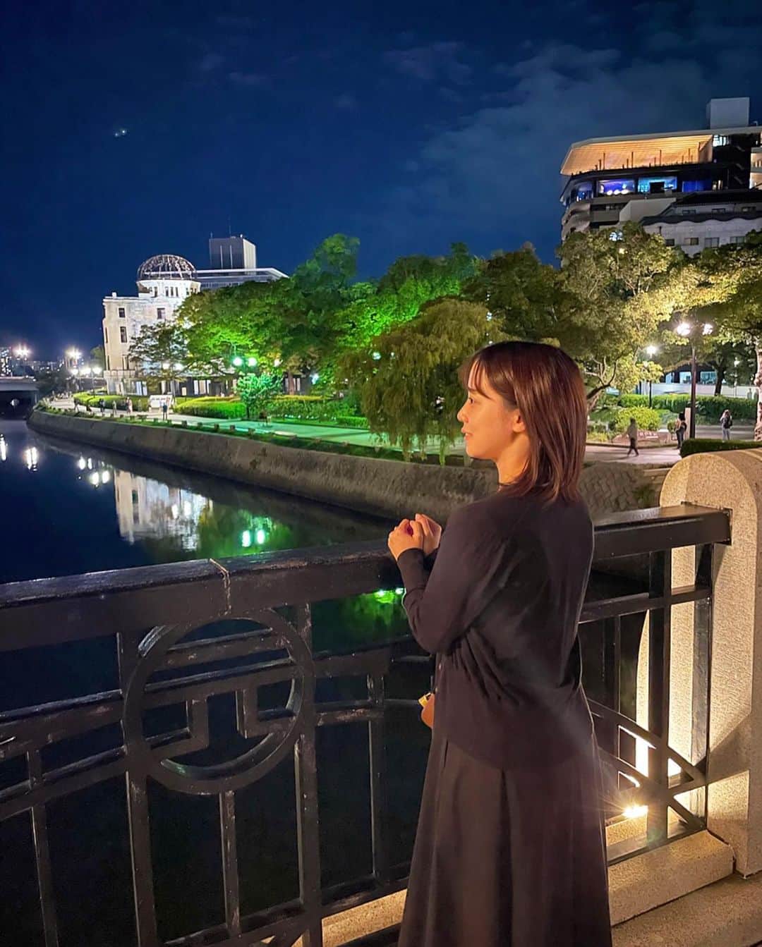 奥仲麻琴さんのインスタグラム写真 - (奥仲麻琴Instagram)「.  今年Ｇ７広島サミットで世界中から注目された広島を旅してみました。  平和記念公園をゆっくり回って 改めて平和について考えることができました。  私は広島の街が大好きです 緑がたくさんで川は穏やかで いつまでもこの景色を守り続けたいです。  世界が平和になりますように..🌏🕊️  @explore.hiroshima   @hiroshima_peace_tourism   #PR #hiroshima #peacetourism  #平和 #ピースツーリズム  #広島 #広島旅行 #原爆ドーム #じゃけぇ広島に恋しとる  #じゃけぇ広島に恋しとる2023  #おりづるタワー  #広島観光 #広島観光スポット」11月2日 14時09分 - okunaka_makoto