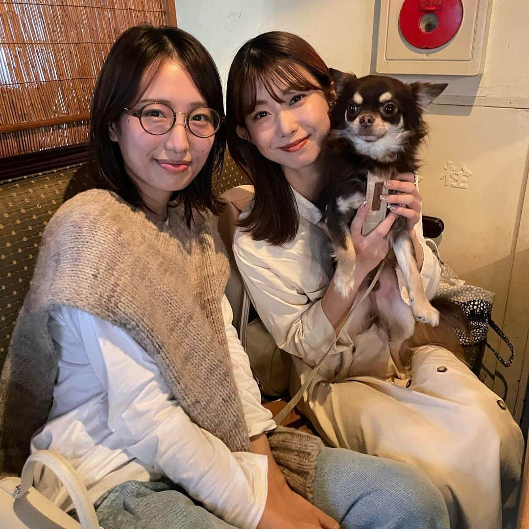 長谷川あかりさんのインスタグラム写真 - (長谷川あかりInstagram)「犬の日に犬会 高校の友達と。 私は見学参加。  質問がありました。 ベストとデニムは　@maisonmargiela です。 今年はベスト着られる期間が長くて嬉しいです。」11月2日 14時25分 - akari_hasegawa0105