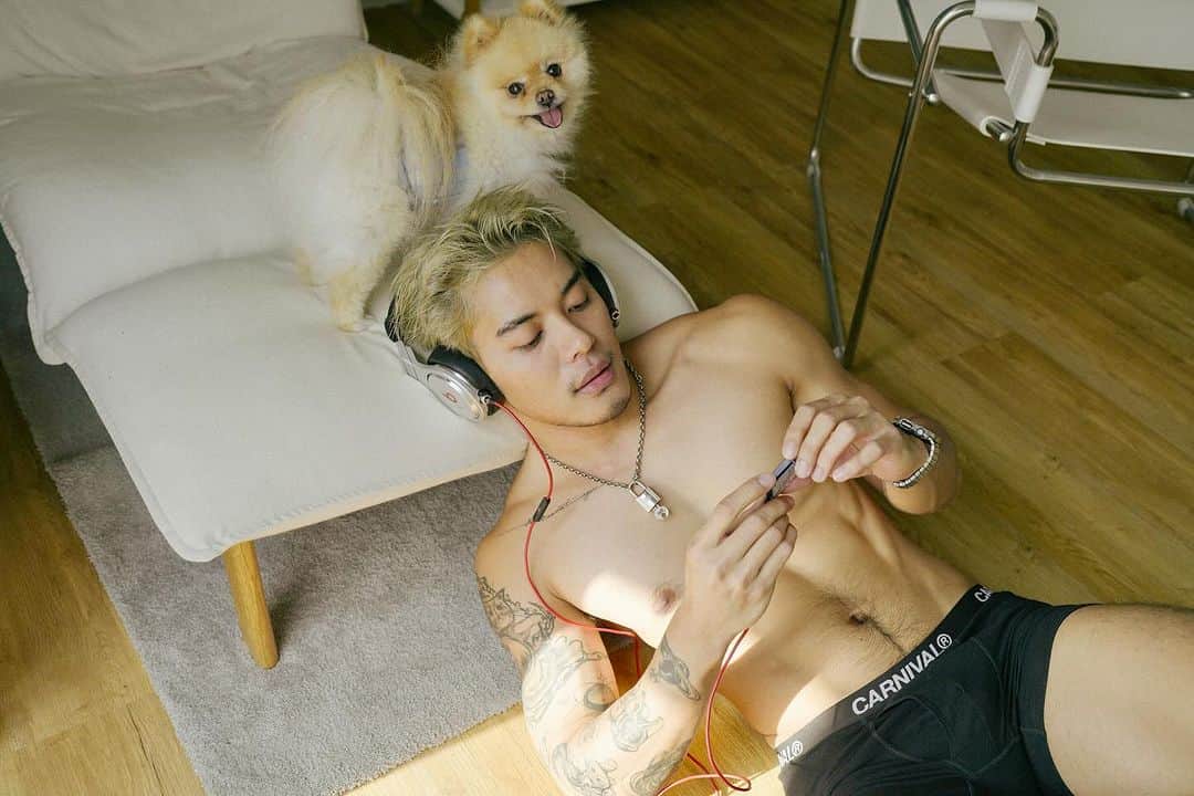 のインスタグラム：「🐵 My Sunshine 🐶」