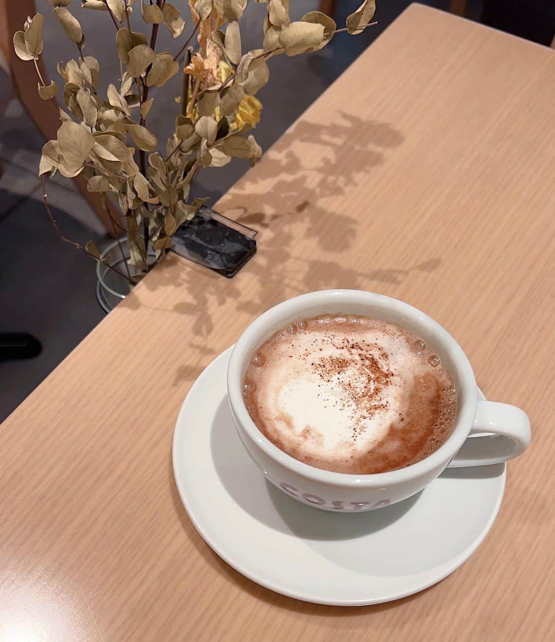 のインスタグラム：「こんにちは〜☻ いかがお過ごしですか？☺️ ココアでほっと一息♥︎♡︎☕️  今夜の阪神vsオリックス第5戦も 楽しみやわ〜〜📣⚾️ どっちが勝つんだろう💭ドキドキ💓  ほなね〜♪」