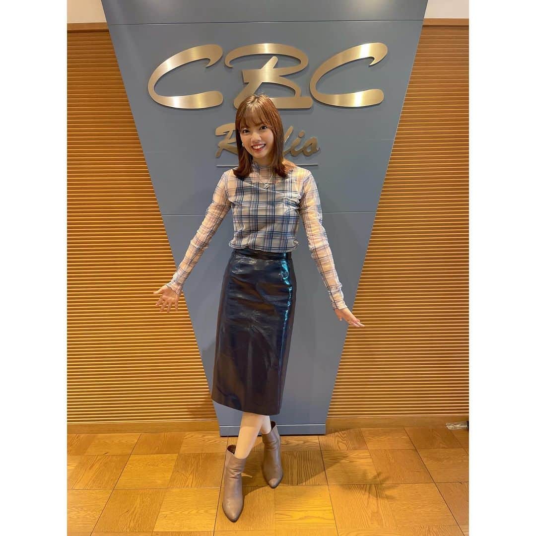 加藤里奈（カトリーナ）さんのインスタグラム写真 - (加藤里奈（カトリーナ）Instagram)「➡️観戦コーデ(2023.09.29) スワイプしてください🎵 ✔️tops @clear.official  ✔️skirt @milaowen_official  ✔️shoes @hm  ✔️uniform ドラ魂キング  #コーディネート #高身長コーデ #clearコーデ  #milaowen #今日の服 #ミラオーウェン #衣装 #私服 #今日の服装 #野球観戦 #handm #今日のコーデ #hm #野球観戦 #野球女子 #野球応援 #シースルートップス #骨格診断ナチュラル #ユニフォーム #ユニフォーム女子 #秋コーデ #カトリーナの衣装 #野球観戦コーデ #野球女子 #野球応援 #観戦コーデ  #中日ドラゴンズ #ドラゴンズ #dragons #ブーツコーデ」11月2日 15時23分 - rinakatoktriiina