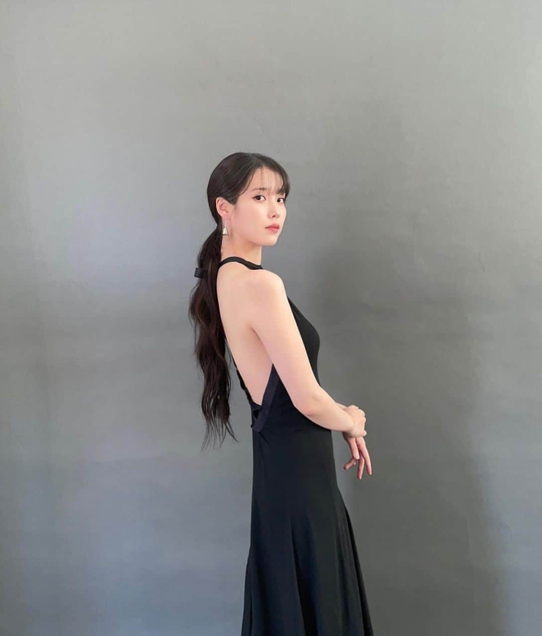 IUさんのインスタグラム写真 - (IUInstagram)「11월도 렛쓰기릿 검? 흰?」11月2日 15時24分 - dlwlrma