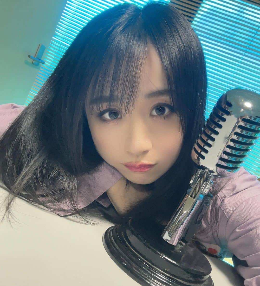 久保亜沙香さんのインスタグラム写真 - (久保亜沙香Instagram)「夏日だね🌞  撮影してますよ🎙️」11月2日 15時40分 - asaka_kubo