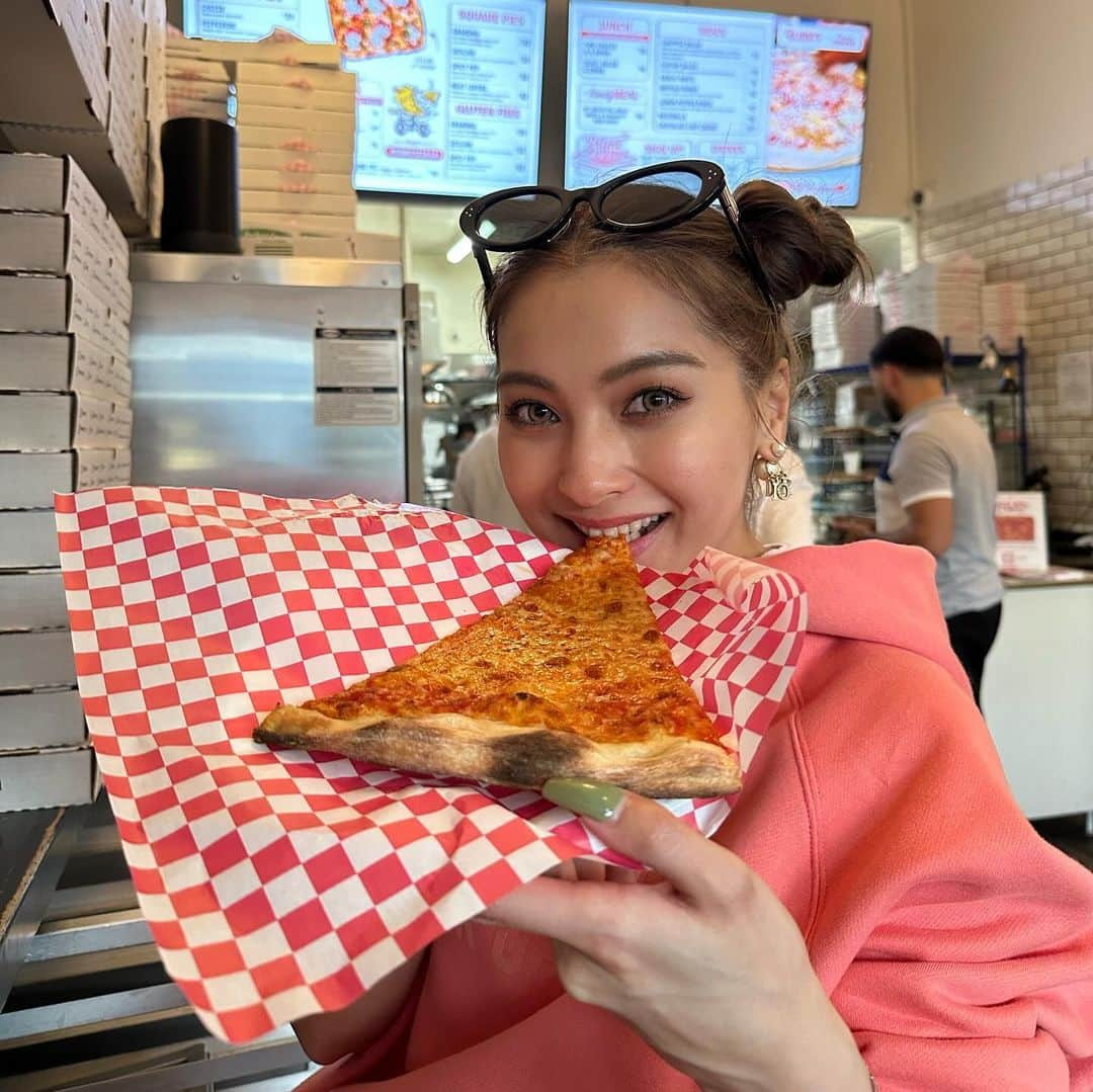 ゆきぽよさんのインスタグラム写真 - (ゆきぽよInstagram)「🍕🍕🍕」11月2日 15時49分 - poyo_ngy