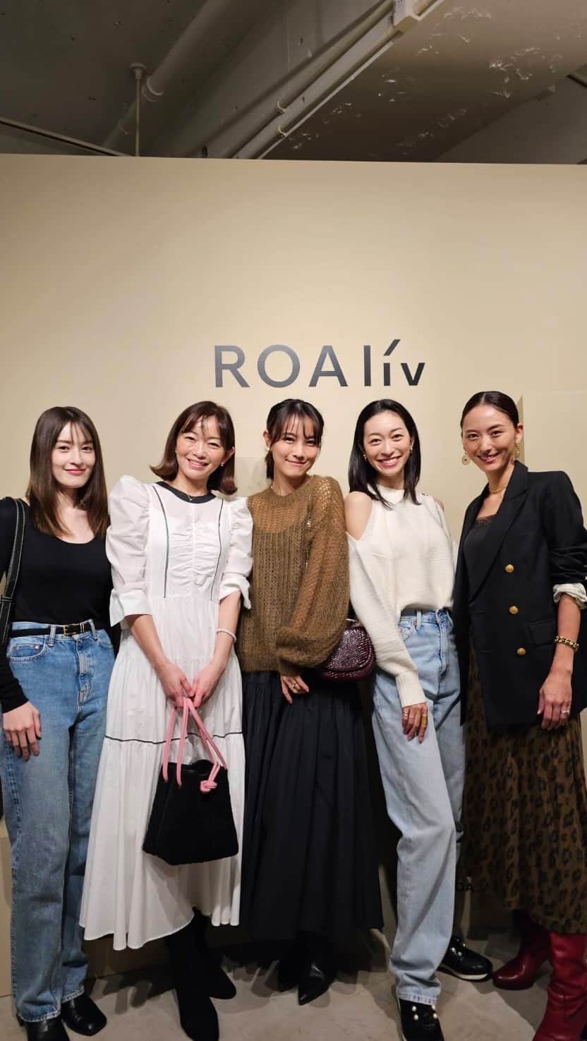 尾形沙耶香のインスタグラム：「@roaliv.official 新作発表会へ🫧  本能と理性に作用する、様々なタイプの香りにうっとり。中でも心に響いた、black tea とnaginohi に✔️ インテリアにすっと馴染むシンプルデザインもまた、素敵🌿  #mindsense #newfragrance #pr」