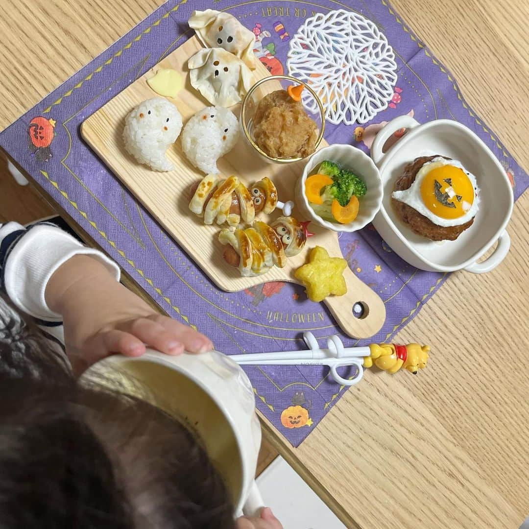 はやめいさんのインスタグラム写真 - (はやめいInstagram)「.  載せ忘れていたハロウィンご飯 🎃🦇🕸   むすめがすごく喜んでくれて うれしかったです🪄︎︎(；；)  #ハロウィンご飯#ハロウィンレシピ #こども #こどものいる生活#シングルマザー#シンママ#シンママライフ#こどものいる暮らし#キッズ#ママスタグラム」11月2日 16時09分 - haya.mei