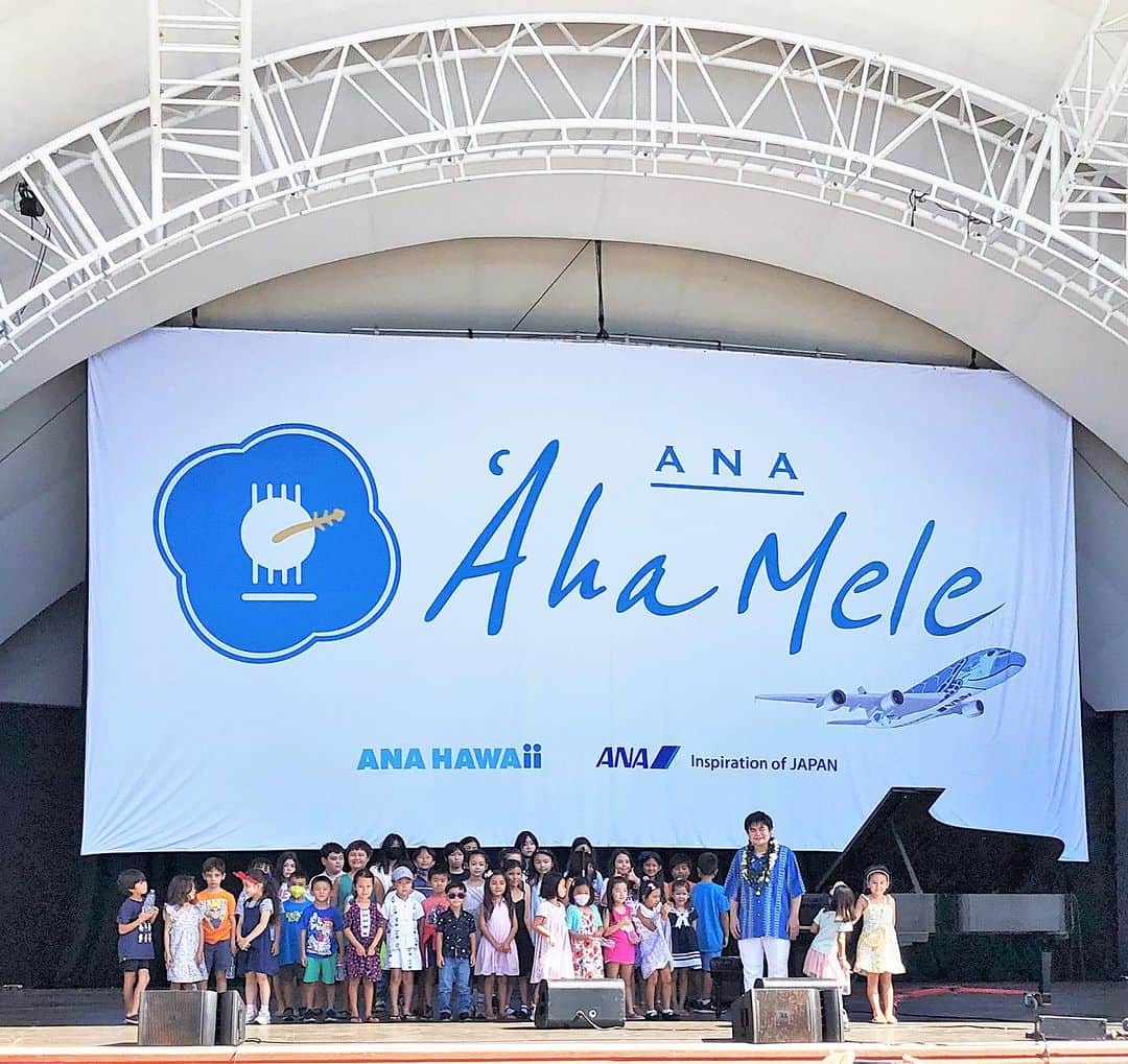 KAUKAU/カウカウハワイさんのインスタグラム写真 - (KAUKAU/カウカウハワイInstagram)「ANAが主催する音楽交流イベント「ANA ‘Aha Mele 2023」が今年もホノルルで行われます🎵 今年のイベントの日程は、11月16日から19日の4日間。 メインのゲストは昨年に引き続き世界的ピアニストの辻井伸行さん。辻井さんのソロコンサート、また地元アーティストとの共演など（Jody Kamisato & Honoka, Erin Nishi& HCMFのクインテット）多彩なイベントで日本とハワイの絆を深めるホノルルの芸術の秋のイベントです！　  【チケット絶賛発売中】 チケット情報など詳しくはこちらの記事で！　 https://www.kaukauhawaii.com/editornews/219222/  【イベント詳細】 ◆11月18日(土) 辻井伸行さんコンサート@ブルーノートハワイ 10:30〜12:30（有料イベント） ◆11月19日(日) 辻井伸行さん&地元アーティストコンサート@ワイキキシェル　18:30〜（有料イベント）  @nobuyuki_tsujii_official @ukeboy808 @honokamusic   先日、フライングホヌのオレンジの機体、ラーの初就航が行われ、12月6日からは週14便の成田ーホノルル便全便が、3機のフライングホヌにて運航されるようになるというビッグニュースもあります。 最新のニュースは、ANAのアカウントをチェック！✈️ @ana.japan  #ANAAhamele #ANA #全日空 #アハメレ #辻井伸行 #ホノルル #ハワイ #ワイキキ」11月3日 8時02分 - kaukau_hawaii