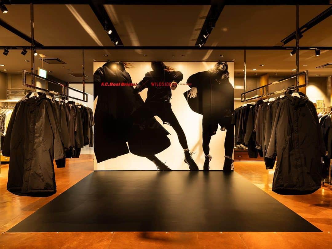ソフのインスタグラム：「本日11/2(木)より、伊勢丹新宿店 メンズ館6階プロモーションスペース、SOPH. HONG KONG、I.T HYSAN ONEにて”F.C.Real Bristol × WILDSIDE YOHJI YAMAMOTO" POP-UPを開催。  お近くにお越しの際は是非お立ち寄りください。  "F.C.Real Bristol x WILDSIDE YOHJI YAMAMOTO" POP-UP at Isetan Shinjuku Men's Building 6th floor promotion space, SOPH. HONG KONG and I.T HYSAN ONE starting from today, 11/2(Thu).  Please stop by.  "F.C.Real Bristol × WILDSIDE YOHJI YAMAMOTO" POP-UP at ISETAN MEN'S 6F 会期 / Period： 2023/11/2(木) - 2022/11/7(火) 住所 / Address：東京都新宿区新宿3-14-1 伊勢丹新宿店メンズ館 6F メンズコンテンポラリー 営業時間 / Opening hours : 10:00-20:00 TEL : 03.3352.1111 (大代表)  "F.C.Real Bristol × WILDSIDE YOHJI YAMAMOTO" POP-UP at SOPH. HONG KONG 会期 / Period： 2023/11/2(Thu) - 2023/11/23(Thu) 住所 / Address：Shop 2, BELOWGROUND, B/F, Landmark Atrium, 15 Queens Road Central, Hong Kong 営業時間 / Opening hours : 11:00-20:00 TEL : +85(0)2.2871.2281  "F.C.Real Bristol × WILDSIDE YOHJI YAMAMOTO" POP-UP at I.T HYSAN ONE 会期 / Period： 2023/11/2(Thu) - 2023/11/23(Thu) 住所 / Address：1 Hysan Avenue, Causeway Bay, Hong Kong 営業時間 / Opening hours : 11:00-20:00 TEL : +85.028.952.303 . #FCRB #FCREALBRISTOL  #wildsideyohjiyamamoto #yohjiyamamoto #FCRBxwildsideyohjiyamamoto @wildsideyohjiyamamotojp @isetanmens_contemporary ⠀ #SOPH #SOPHTOKYO #SOPHTOKYO24th #20231102」