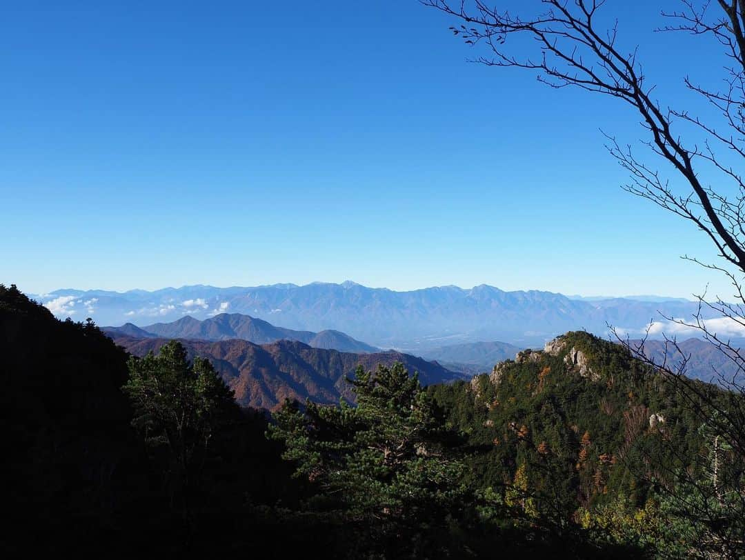 中村優さんのインスタグラム写真 - (中村優Instagram)「⛰️⛰️ひたすら感動の景色⛰️⛰️ @orangebackpackers #金峰山#大日岩#富士見平#登山#優trekking」11月2日 16時46分 - nkmr_yu