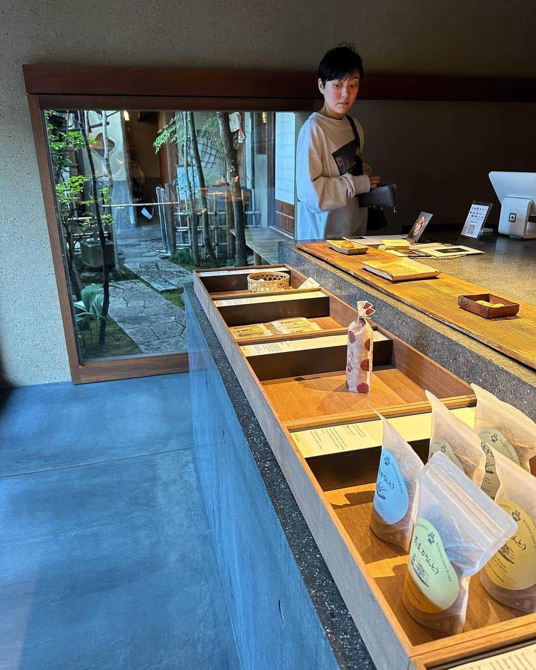 鈴木杏さんのインスタグラム写真 - (鈴木杏Instagram)「盛りだくさんな京都✨やっぱりだいすきだなぁ。 今年一年がんばった！まさにご褒美な日々でした📀🛸📀 グルメもアートも盛りだくさん！おともだちにもたくさん会えて、めっちゃインプットした😍📀📀📀📀🛸✨🎊」11月2日 16時51分 - anne.suzuki.official