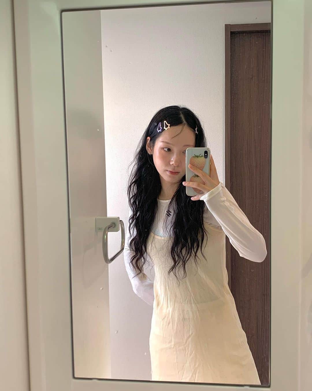 solsolのインスタグラム：「일본여행 거울샷 모음집🪞⭐️🎀」