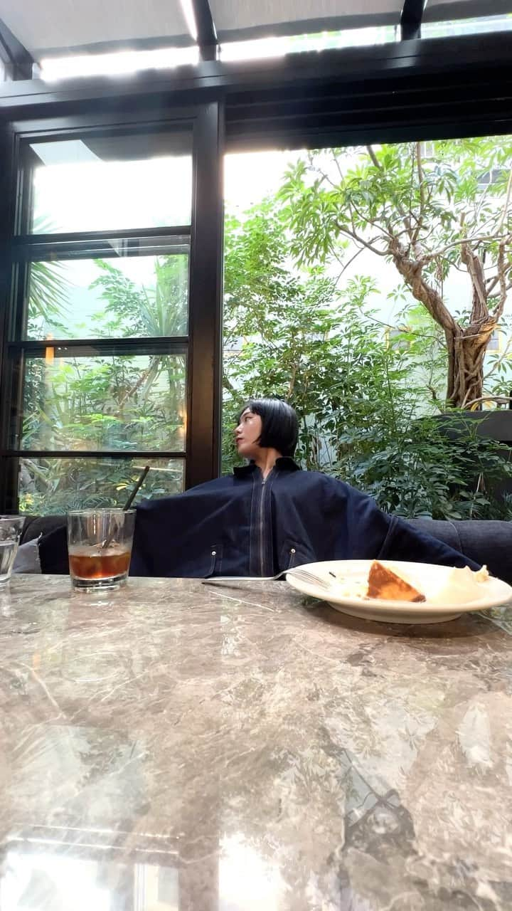 Mikako のインスタグラム：「🧚🏻‍♂️🍃☕︎」