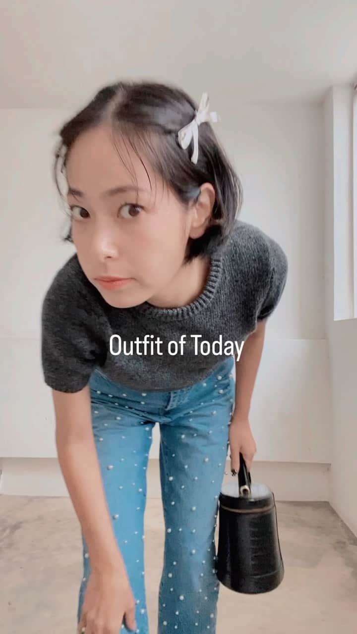 知念美加子のインスタグラム：「Outfits of Today😋  最近はちょいガーリーが気分らしい🎀  #大人カジュアル  #zaraコーデ #zaraoutfit #ootd #fashion  #stylist #スタイリストの私服 #ちねんすたいる　#オシャレは自由」