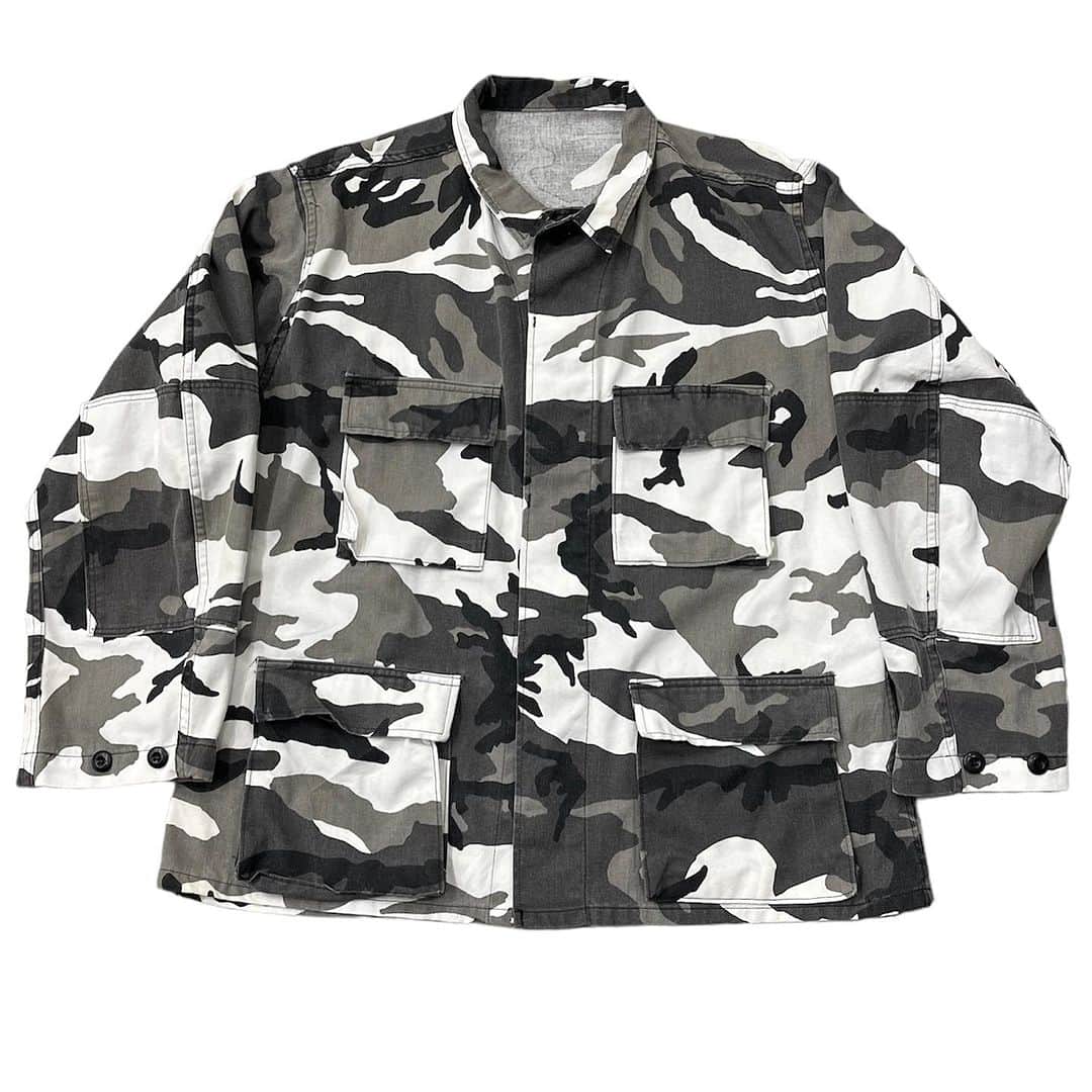 ジャムルのインスタグラム：「BDU jacket city camo ¥7000+tax(7700)  ミリタリーアイテムでは定番のBDUジャケットですが、CITY CAMOとなると、ストリートスタイルにピッタリです。  WEB SHOPに入荷しております。 是非ご覧ください。 jammru.com  #jammru#bdujacket #citycamo #大阪古着屋#心斎橋古着屋#usedmix #osaka  #fashion  #streetstyle  #streetfashion  #vtg  #vintage  #used  #usedclothing  #古着 #古着屋 #ファッション #70s #80s #90s」