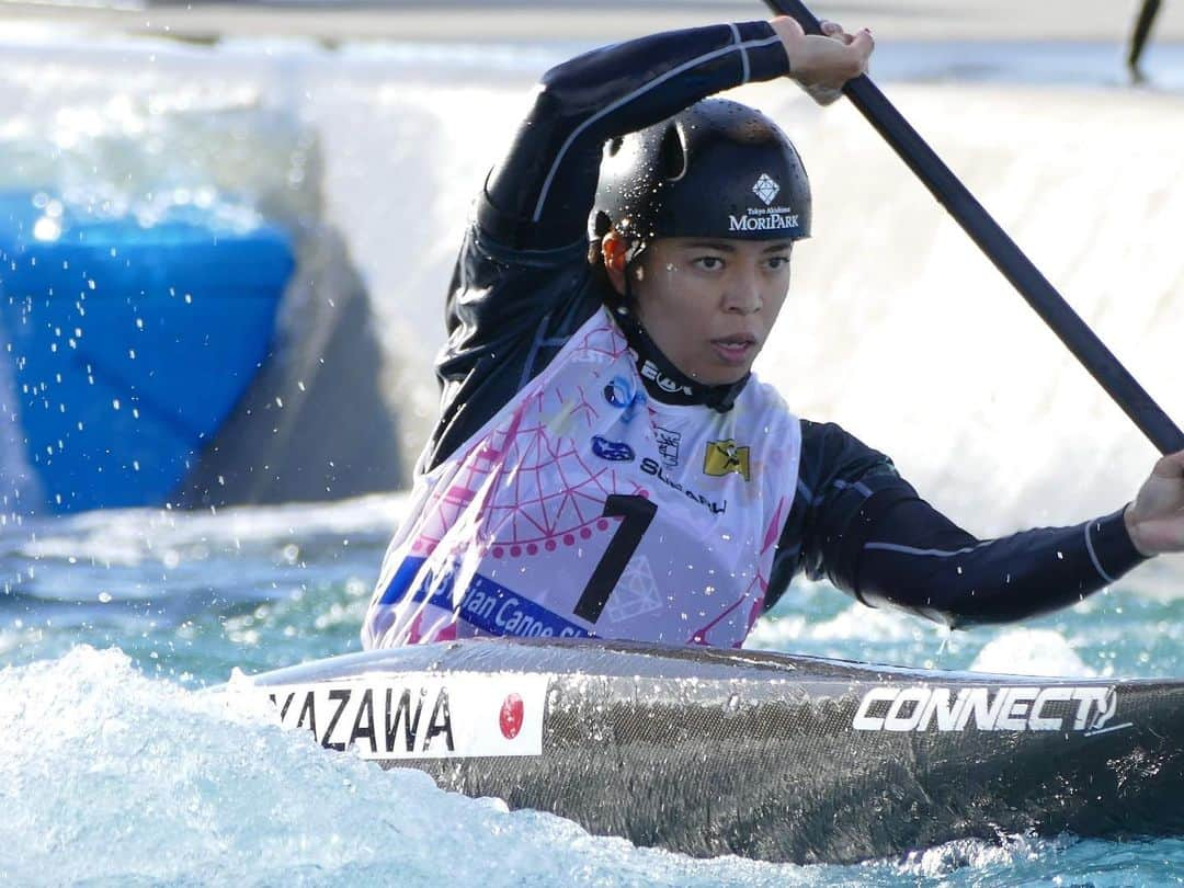 矢澤亜季のインスタグラム：「*アジア選手権2位で今シーズンを終えました🥈 今シーズンもたくさんの応援、サポート本当にありがとうございました。  勝てなかったのは、とても悔しいし…😤 2位で残念という雰囲気もあり…☹️ モヤモヤした気持ちでいっぱいです🤯💭  だけどまずは自分へ今シーズンお疲れさまと良くやったねって褒めたいと思います😶‍🌫️🩵 そして、会場まで応援に駆けつけてくれた方々の声援が本当に力になりました。 ありがとうございました。  来シーズンも応援よろしくお願いします❤️‍🔥 . . . #2024 #パリ #オリンピック  #カヌー #スラローム  #アスリート #女子アスリート #トレーニング #トレーニング女子  #釣り #釣りガール #海釣り #東京 #昭島  #モリパーク #アウトドアヴィレッジ #昭和飛行機都市開発株式会社 #paris #olympic #saga #国スポ」