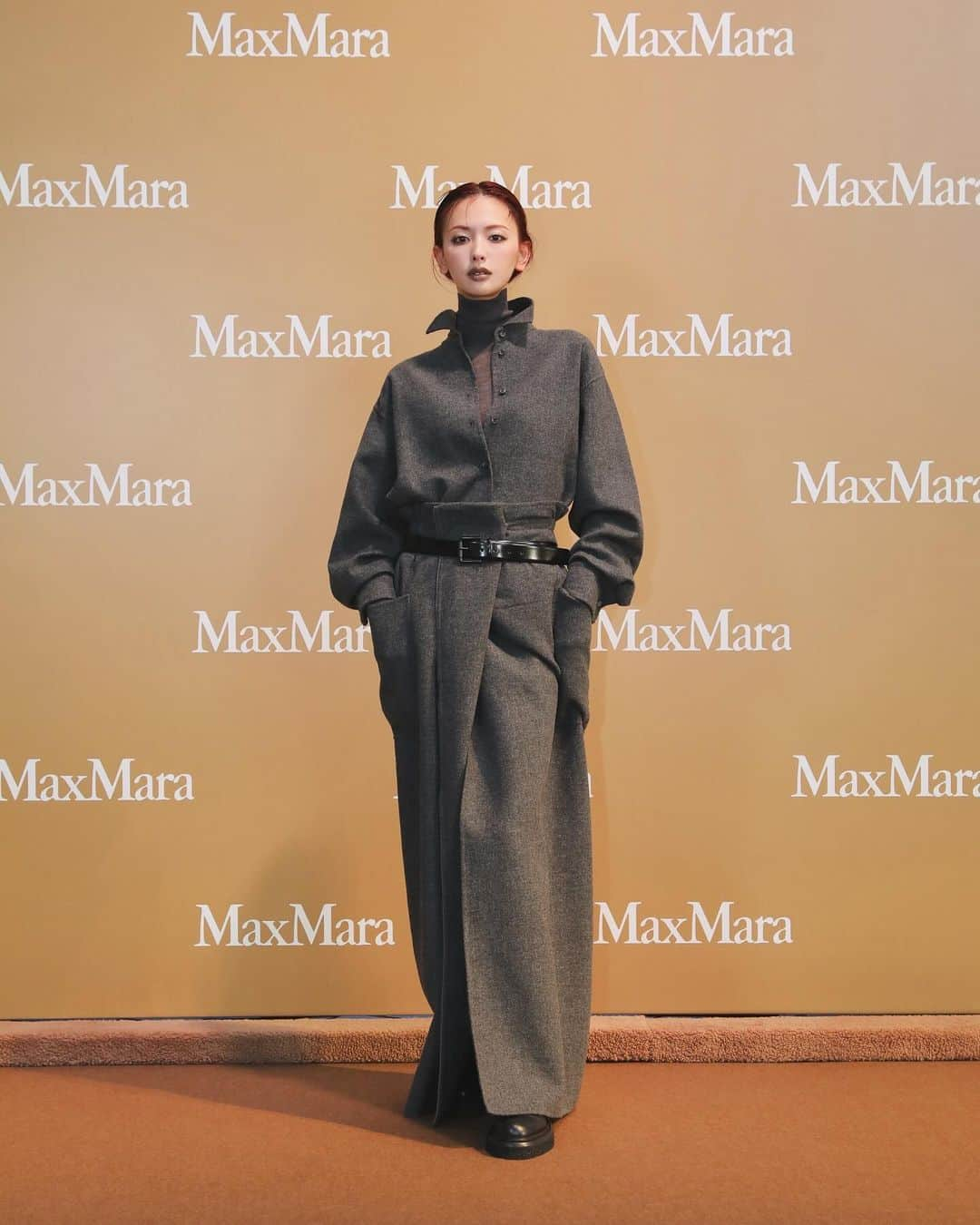 鈴木えみさんのインスタグラム写真 - (鈴木えみInstagram)「@maxmara マックスマーラの「テディベア コート」の誕生10周年を祝して、六本木ヒルズアリーナに「Teddy TEN Park」が出現🧸🤎 ㅤㅤㅤ ふわふわモコモコな会場ではスケートリンクや🐻コットンキャンディ、クレーンゲームなど、かわいくて楽しいコーナーがたくさん！ 「クリスタル テディベア コート」やキッズ用の「ミニ テディベア コート」など、エクスクルーシブなアイテムも登場。11月5日までです❣️ ㅤㅤㅤㅤㅤㅤ #MaxMaraTeddyTen #MaxMara #PR」11月2日 17時42分 - emisuzuki_official